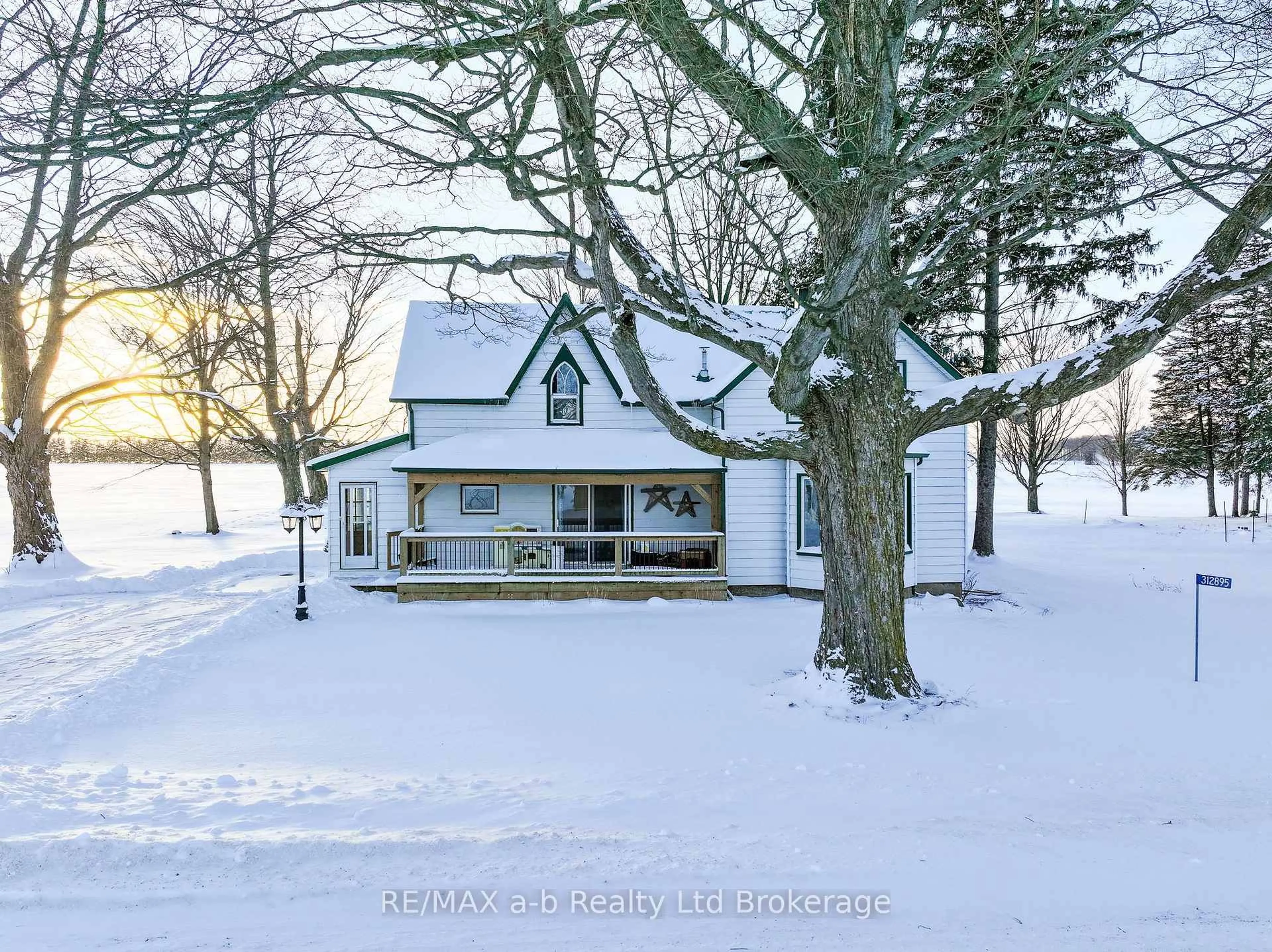 A pic from outside/outdoor area/front of a property/back of a property/a pic from drone, street for 312895 DEREHAM Line, South-West Oxford Ontario N0J 1N0