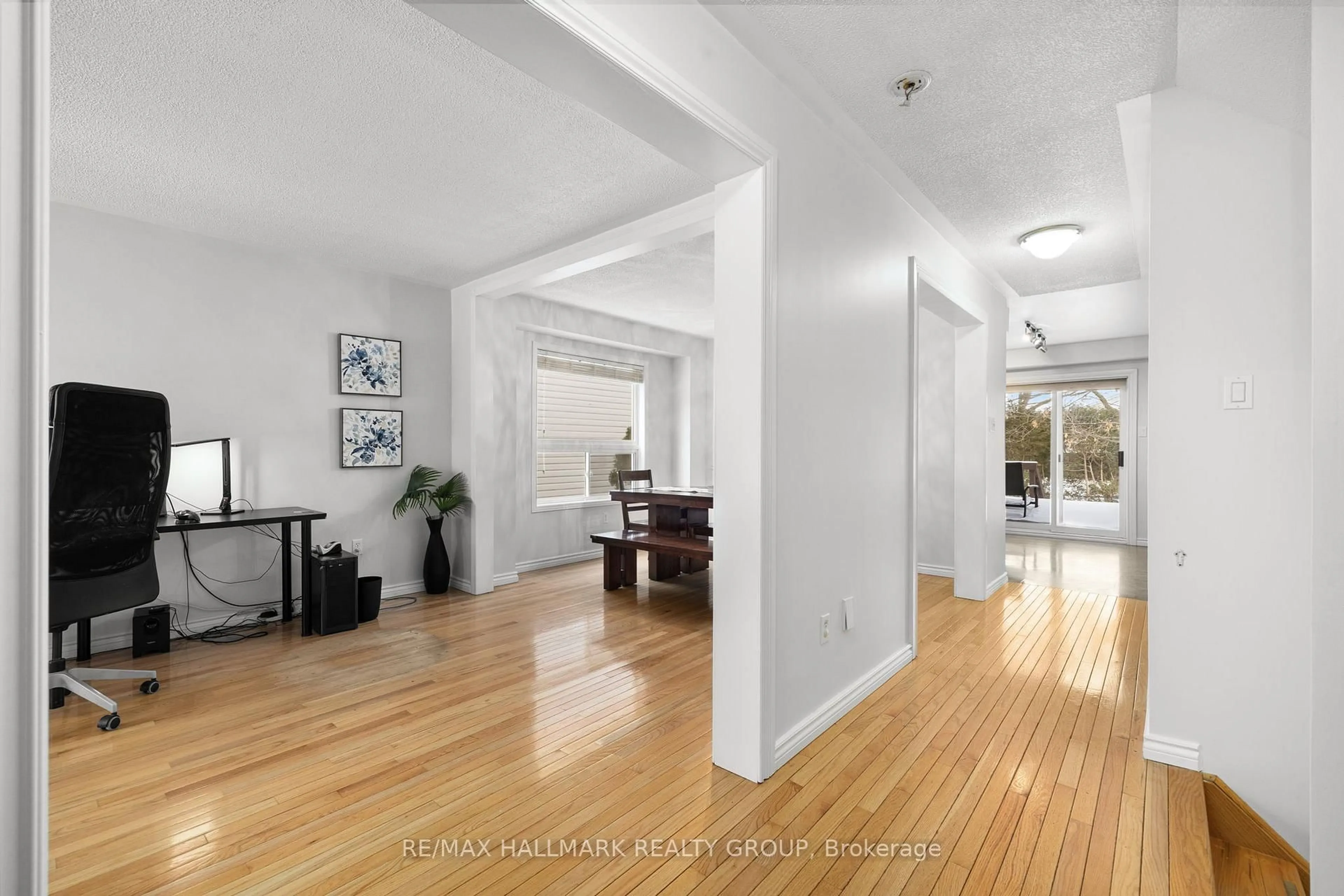 Unknown for 60 Ipswich Terr, Ottawa Ontario K2K 2R3