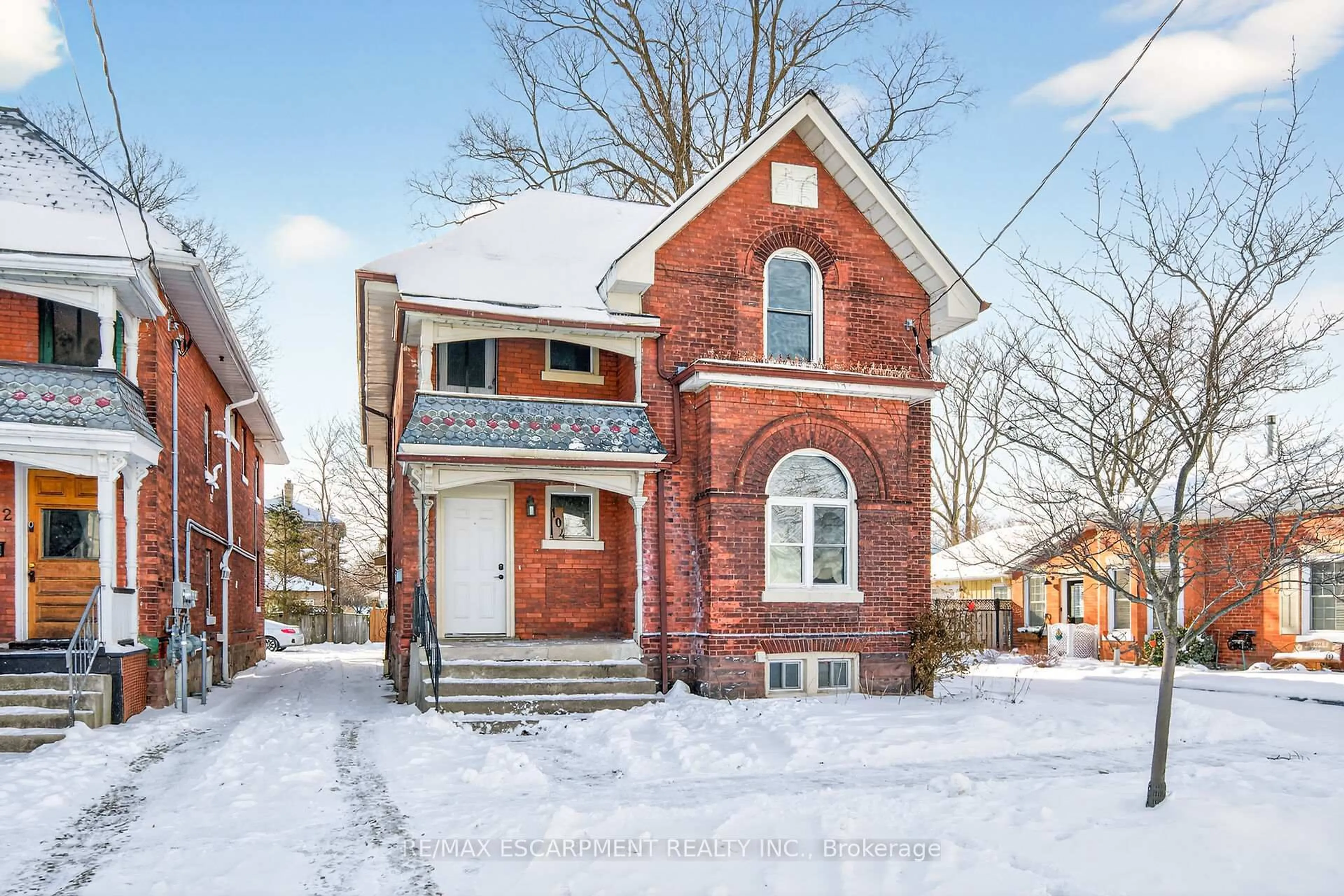 Home with brick exterior material, street for 104 William St, Brantford Ontario N3T 3L1