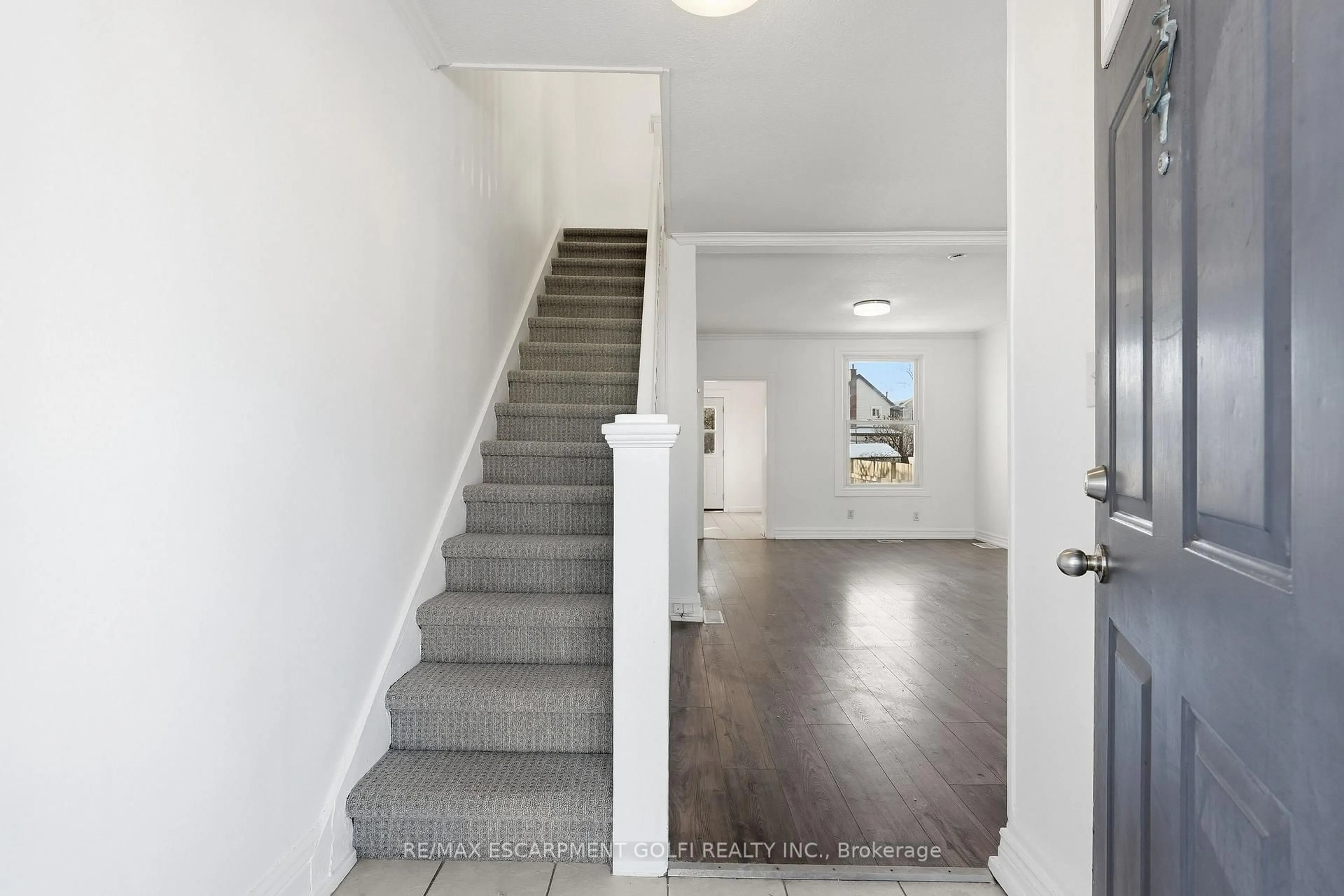 Unknown for 12 Roxborough Ave, Hamilton Ontario L8L 1X8