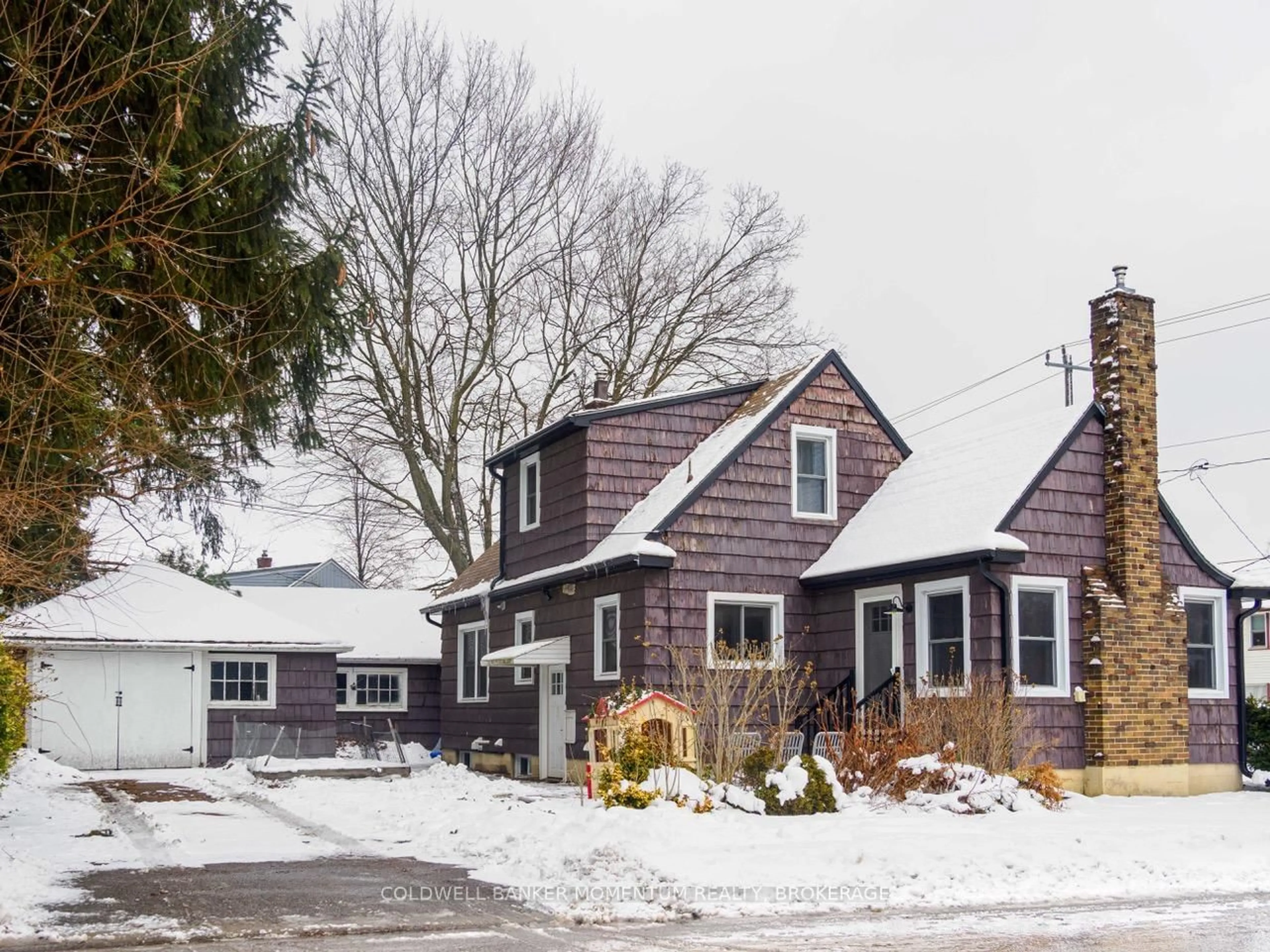 Home with vinyl exterior material, street for 96 Orchard Ave, Norfolk Ontario N3Y 3H1