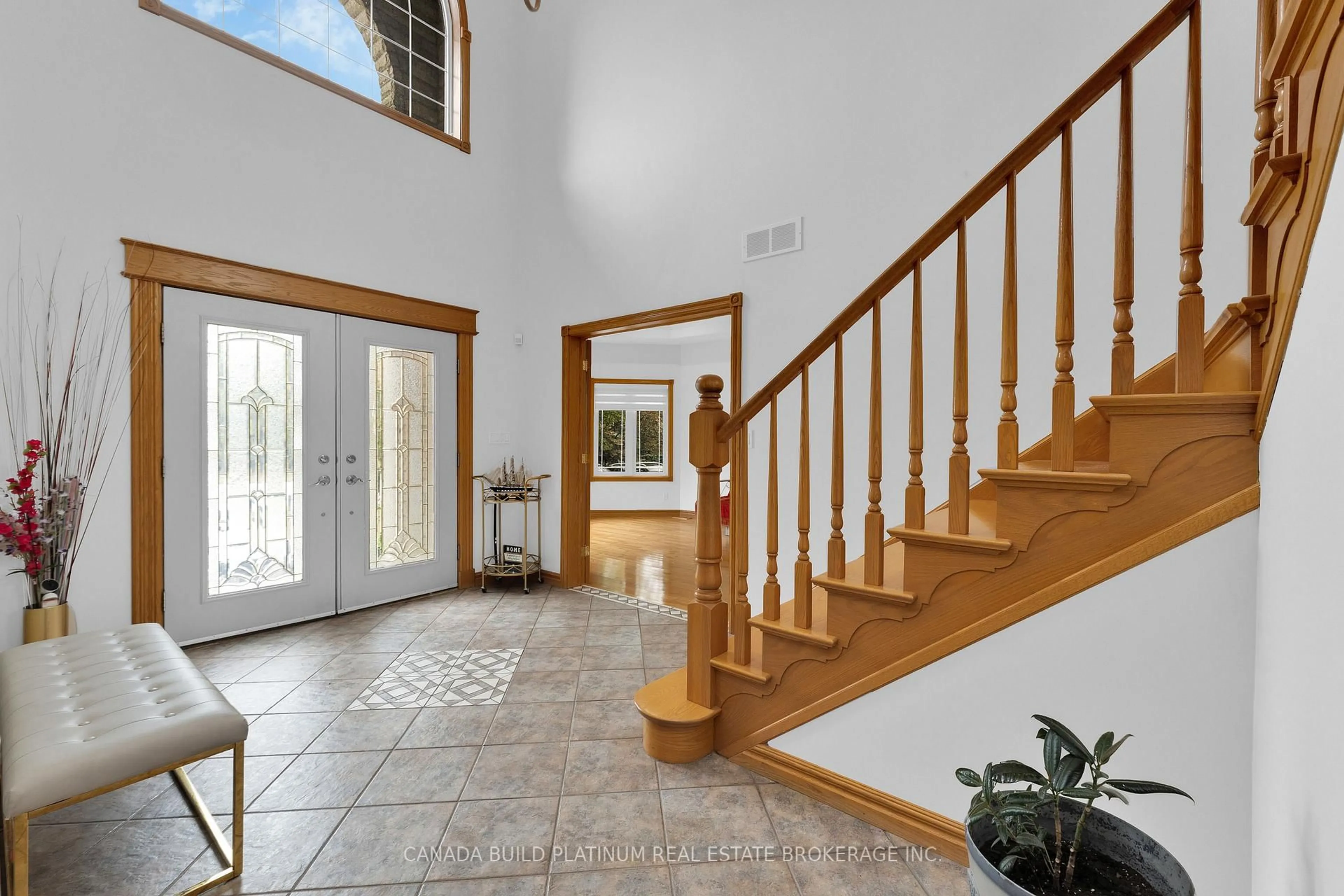 Indoor foyer for 150 Seymour Cres, Lakeshore Ontario N8N 4X9