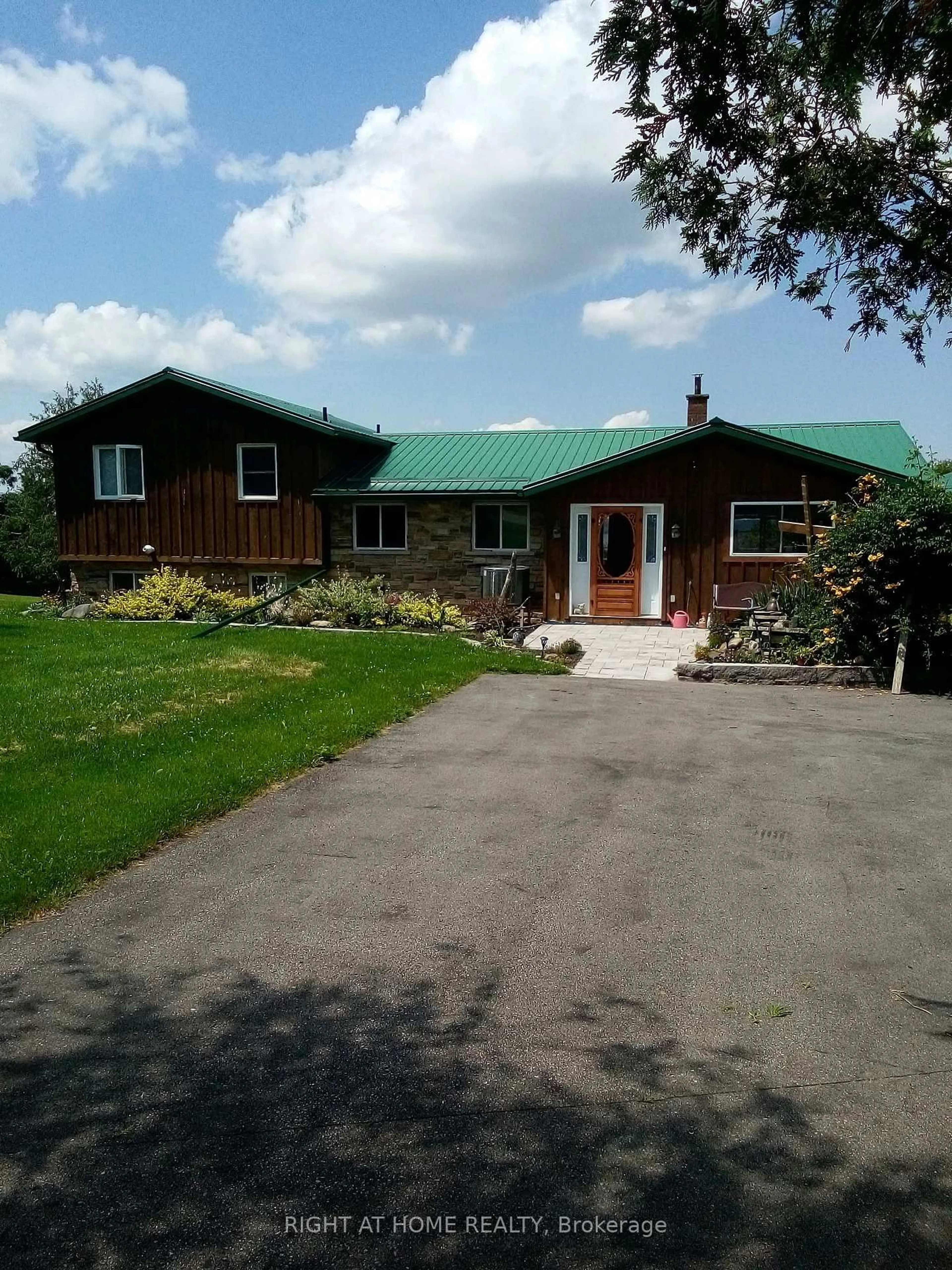 A pic from outside/outdoor area/front of a property/back of a property/a pic from drone, unknown for 152 Grandview Dr, Alnwick/Haldimand Ontario K0K 2X0