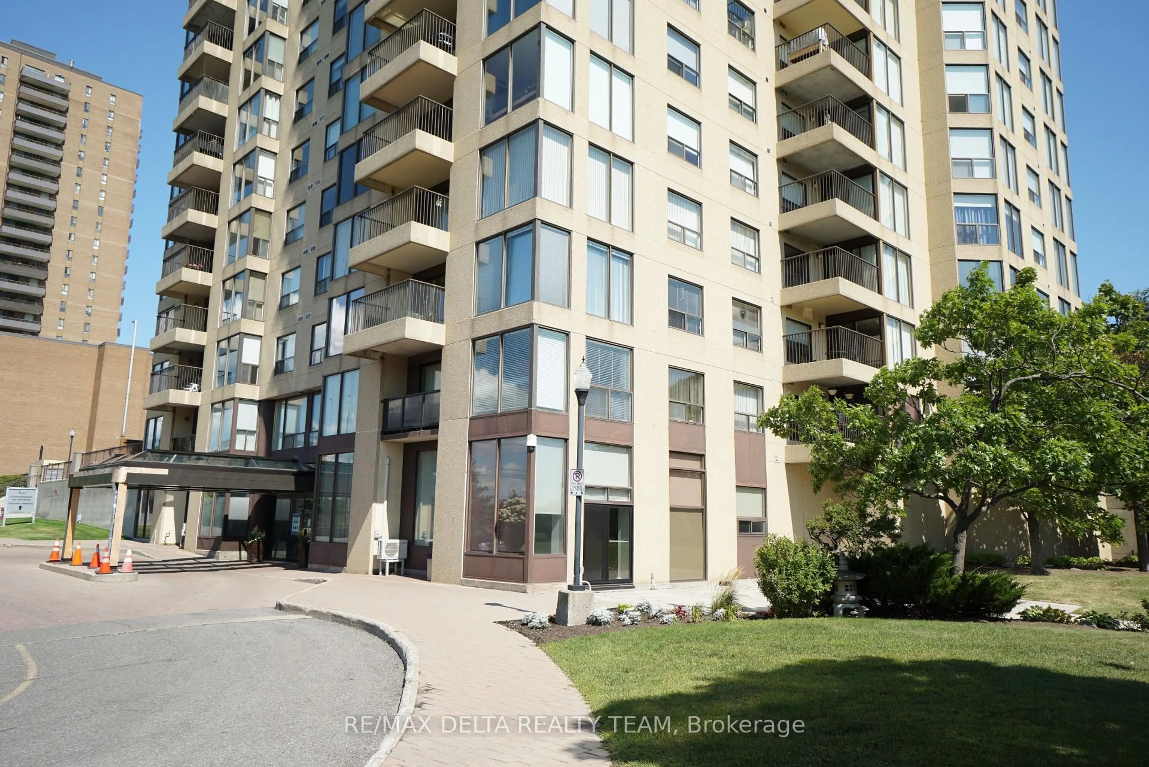Unknown for 545 St Laurent Blvd #1506, Ottawa Ontario K1K 4H9