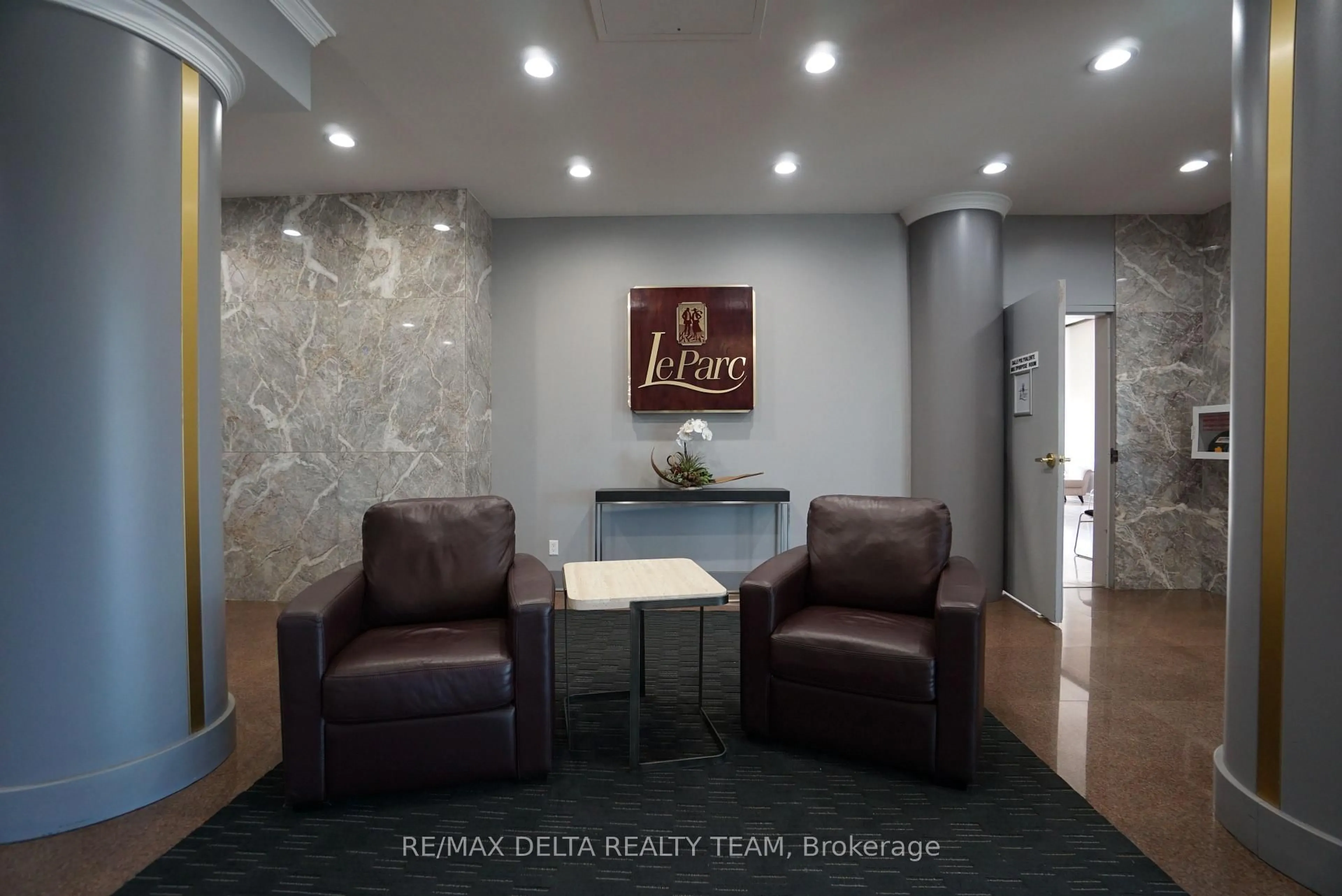 Lobby for 545 St Laurent Blvd #1506, Ottawa Ontario K1K 4H9