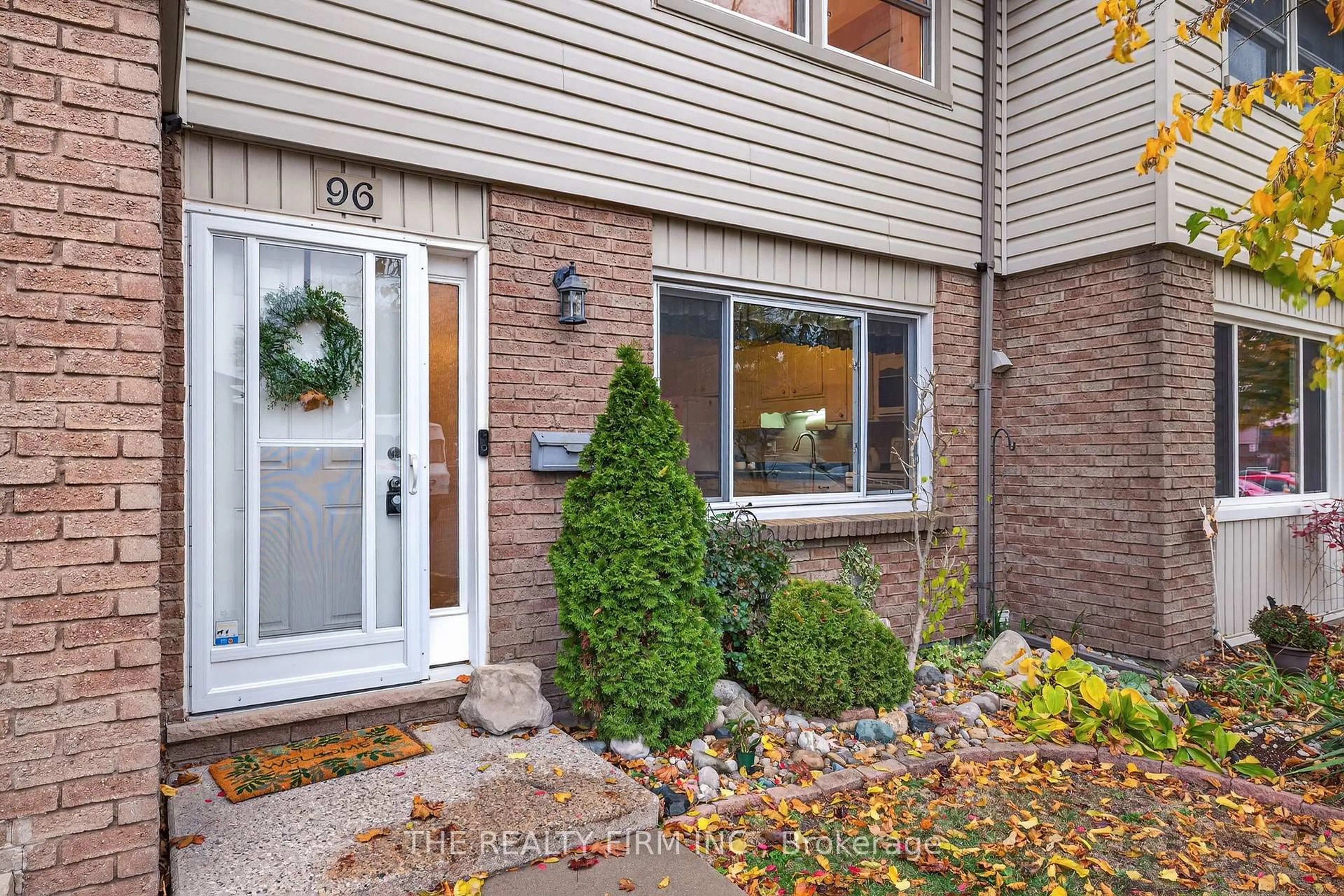 Indoor entryway for 690 Little Grey St #96, London East Ontario N5Z 4M9
