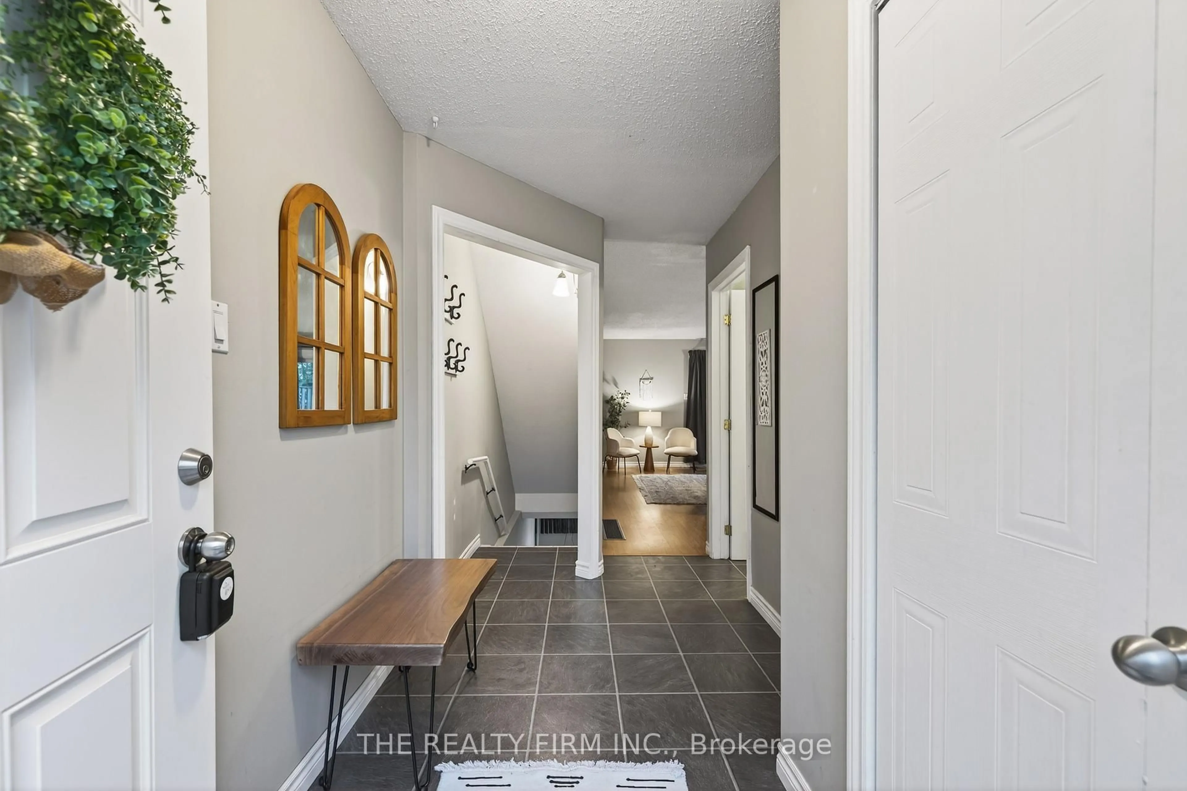 Indoor entryway for 690 Little Grey St #96, London East Ontario N5Z 4M9