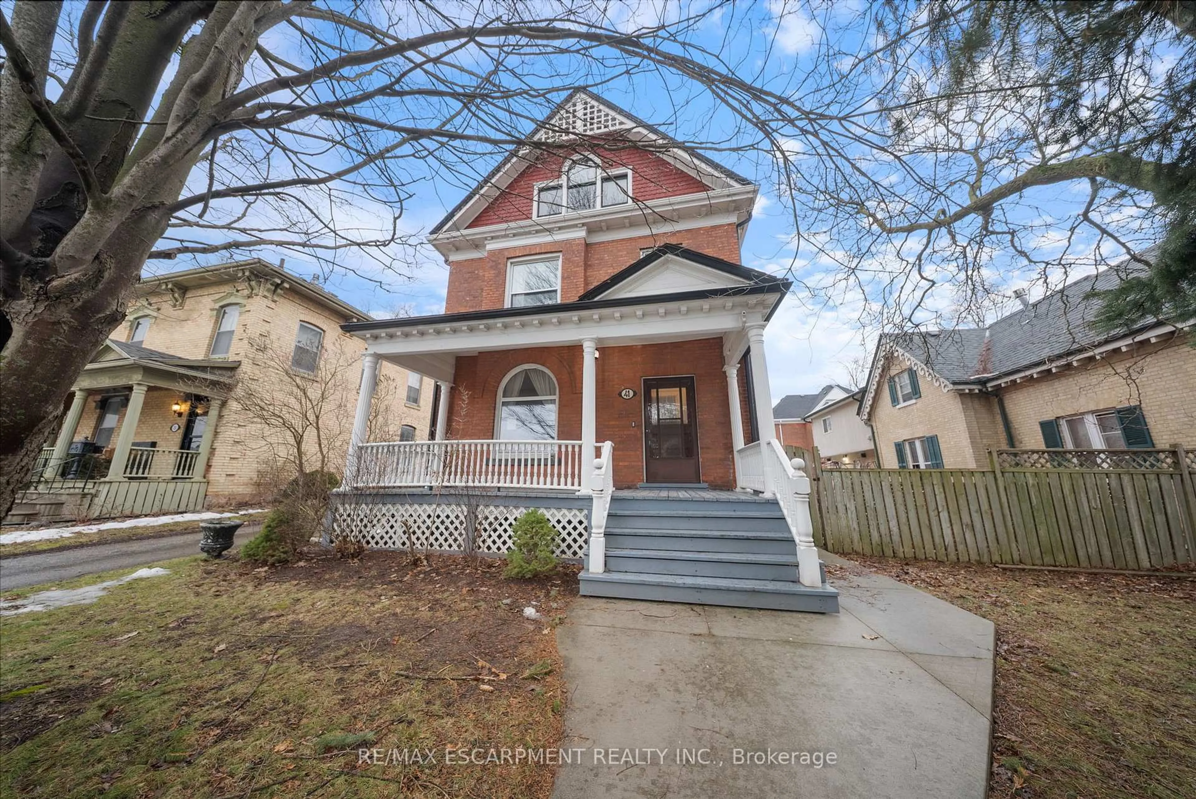 Home with brick exterior material, street for 41 WELLINGTON St, Woodstock Ontario N4S 3H4