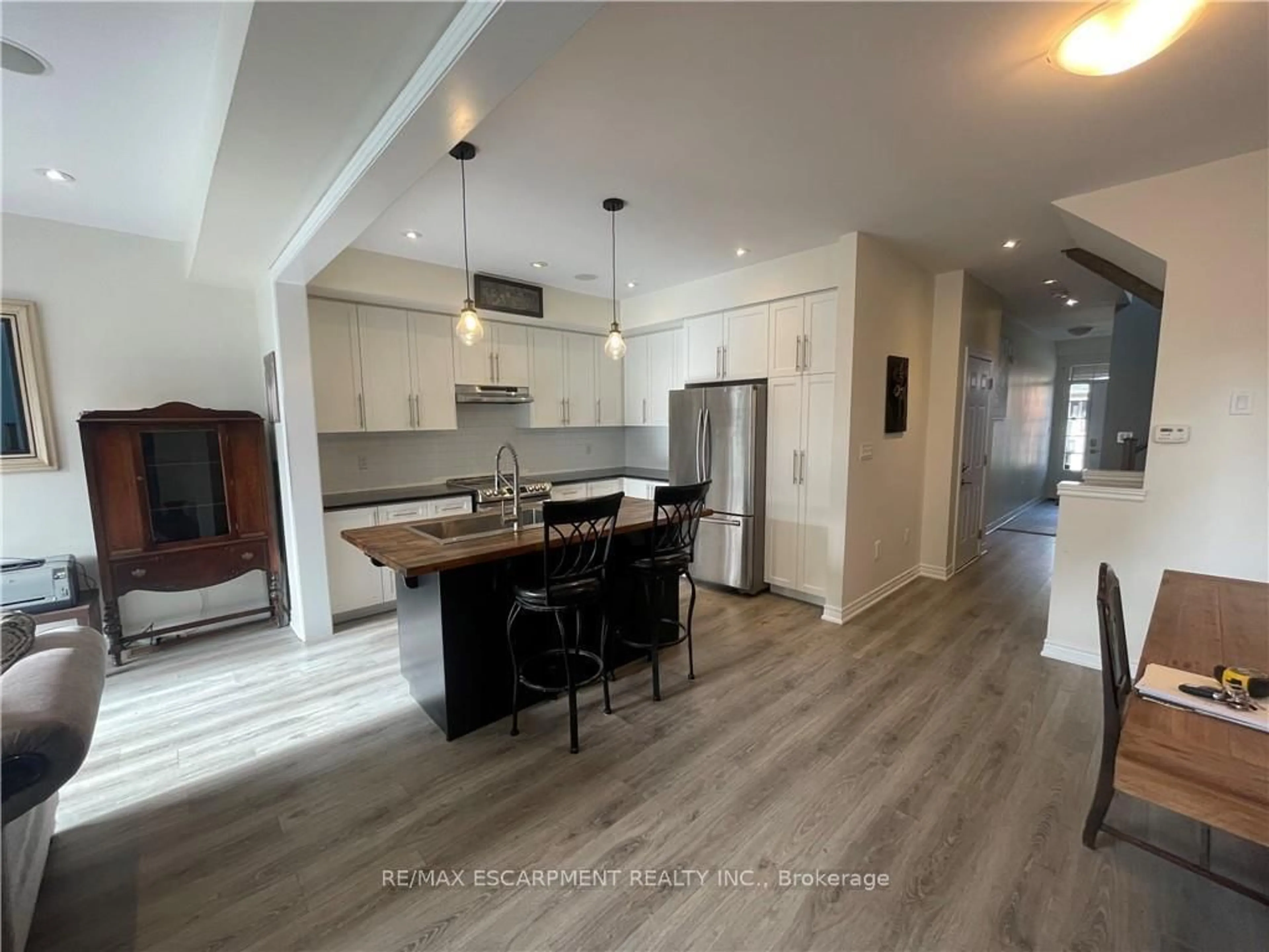 Open concept kitchen, unknown for 1890 Rymal Rd #35, Hamilton Ontario L0R 1P0