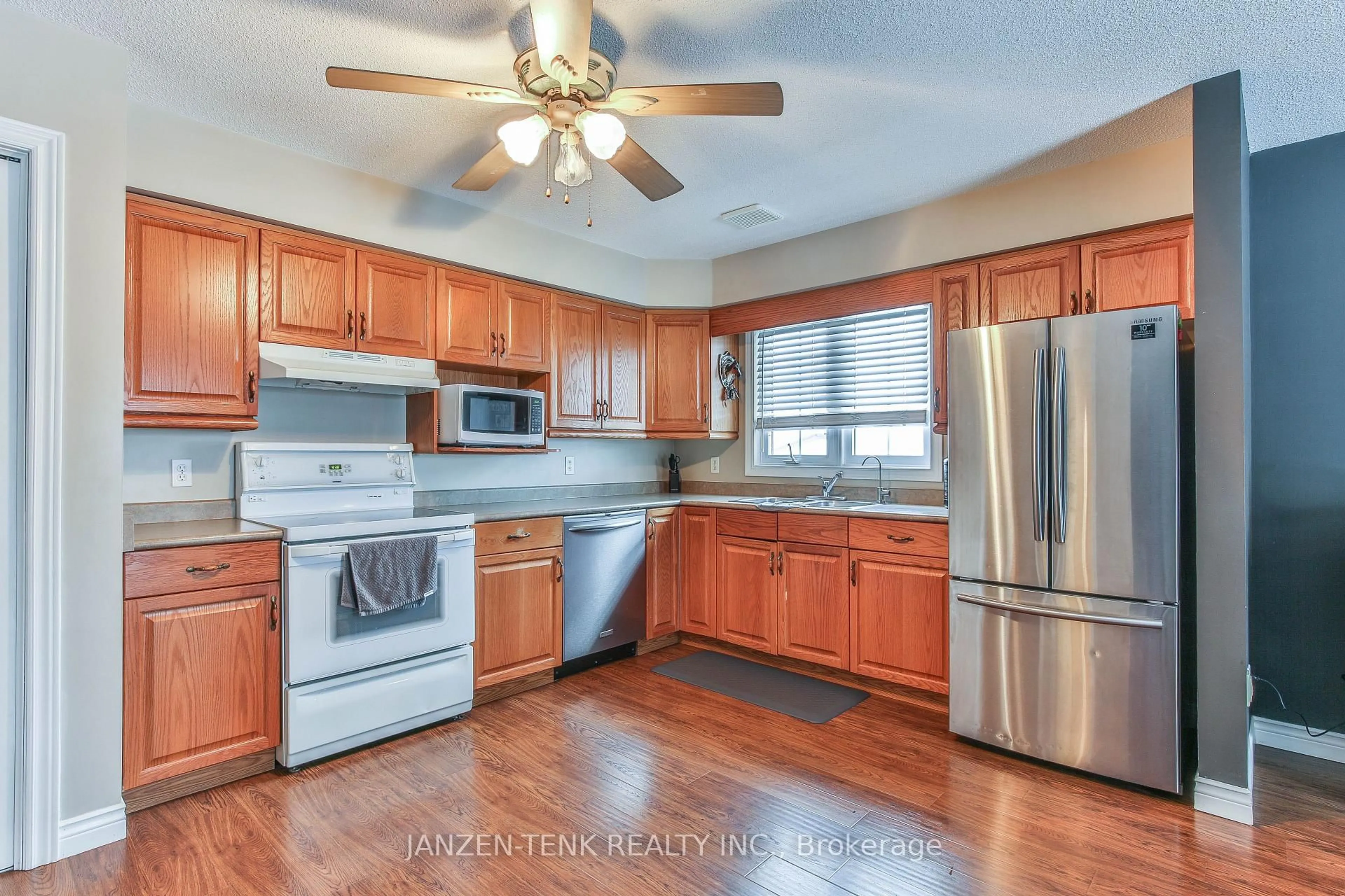 Open concept kitchen, unknown for 63 South St, Aylmer Ontario N5H 1P7