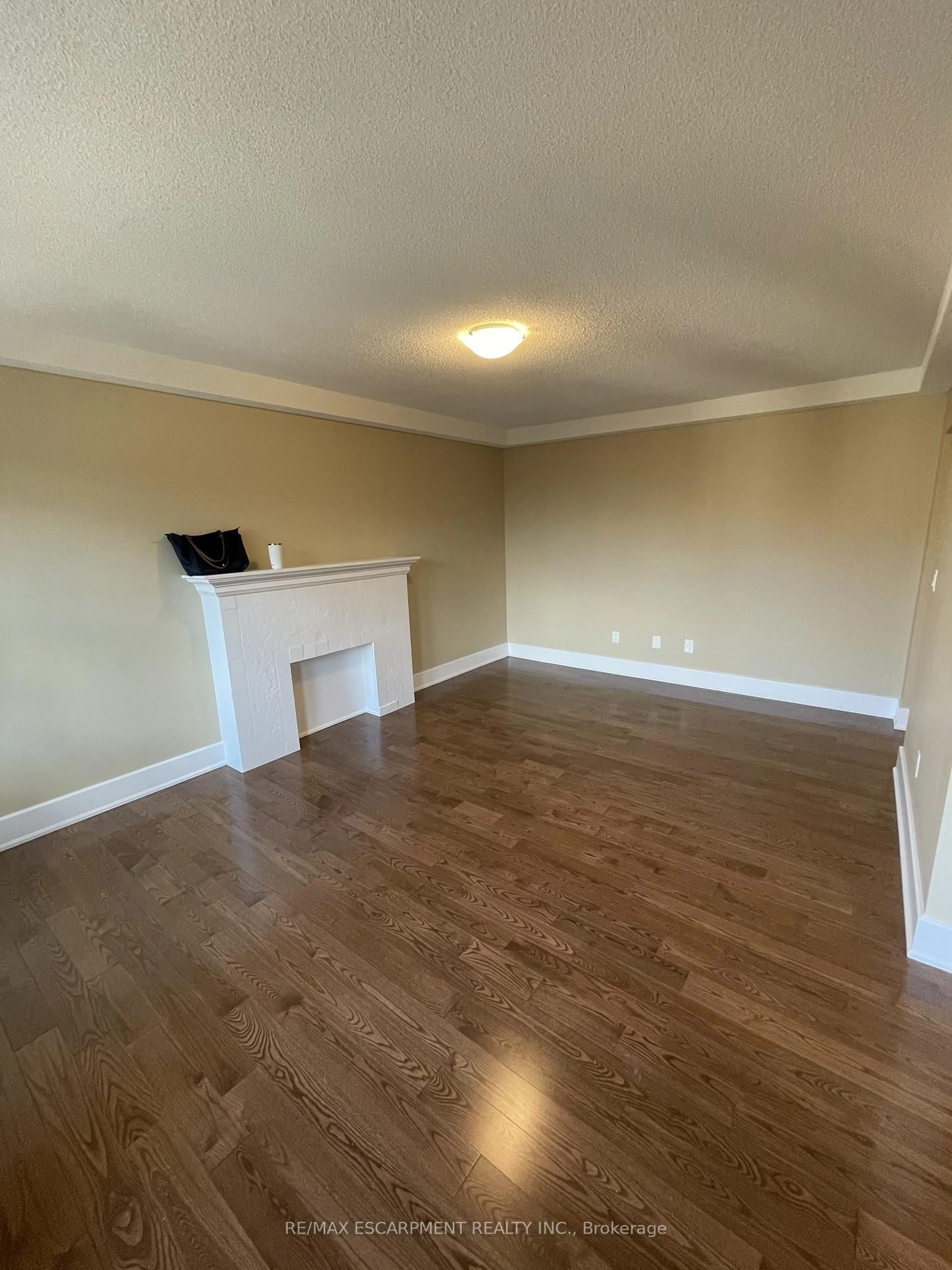 A pic of a room for 25 Mountwood Ave #10, Hamilton Ontario L8N 2G8