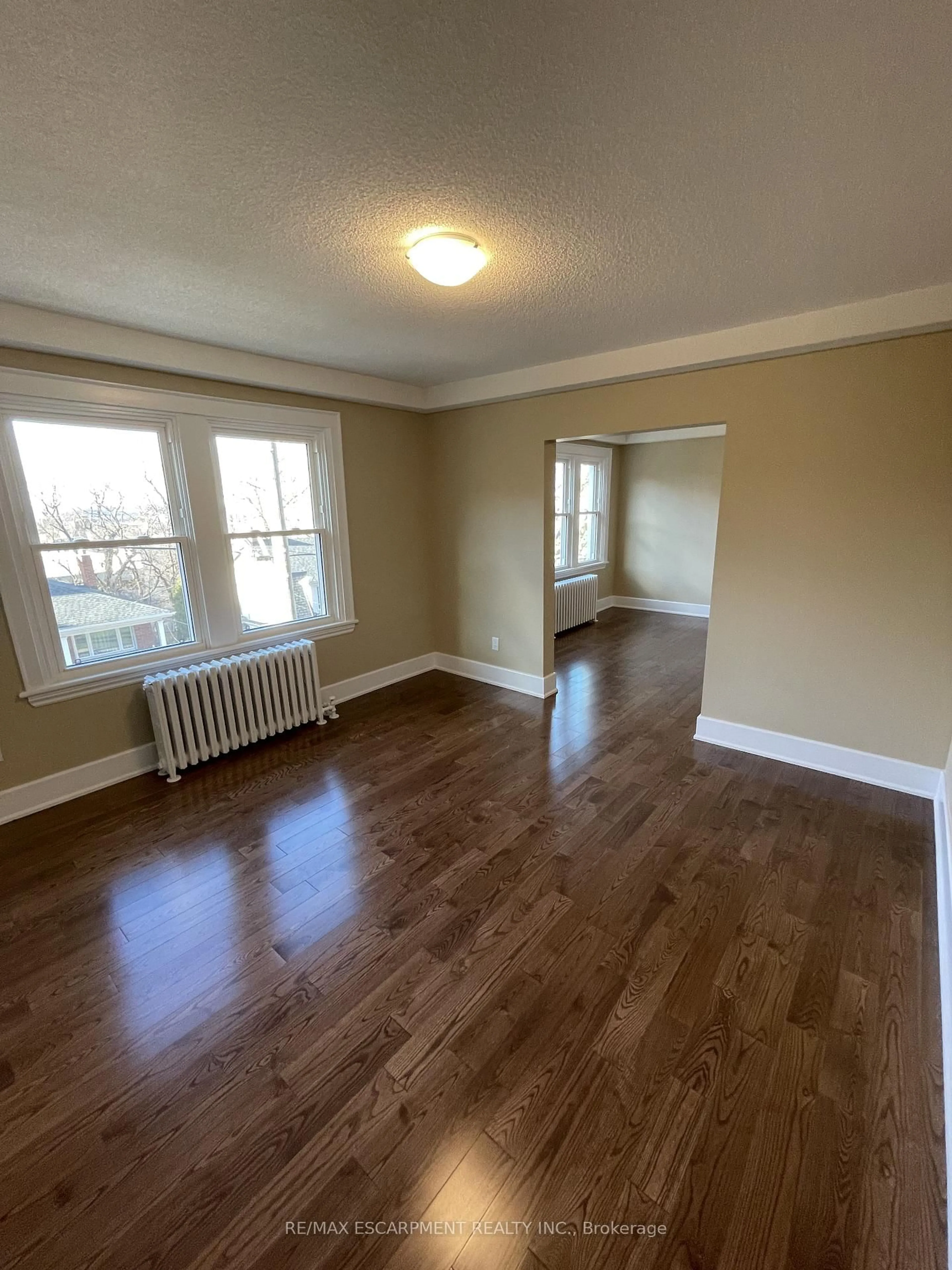 A pic of a room for 25 Mountwood Ave #10, Hamilton Ontario L8N 2G8