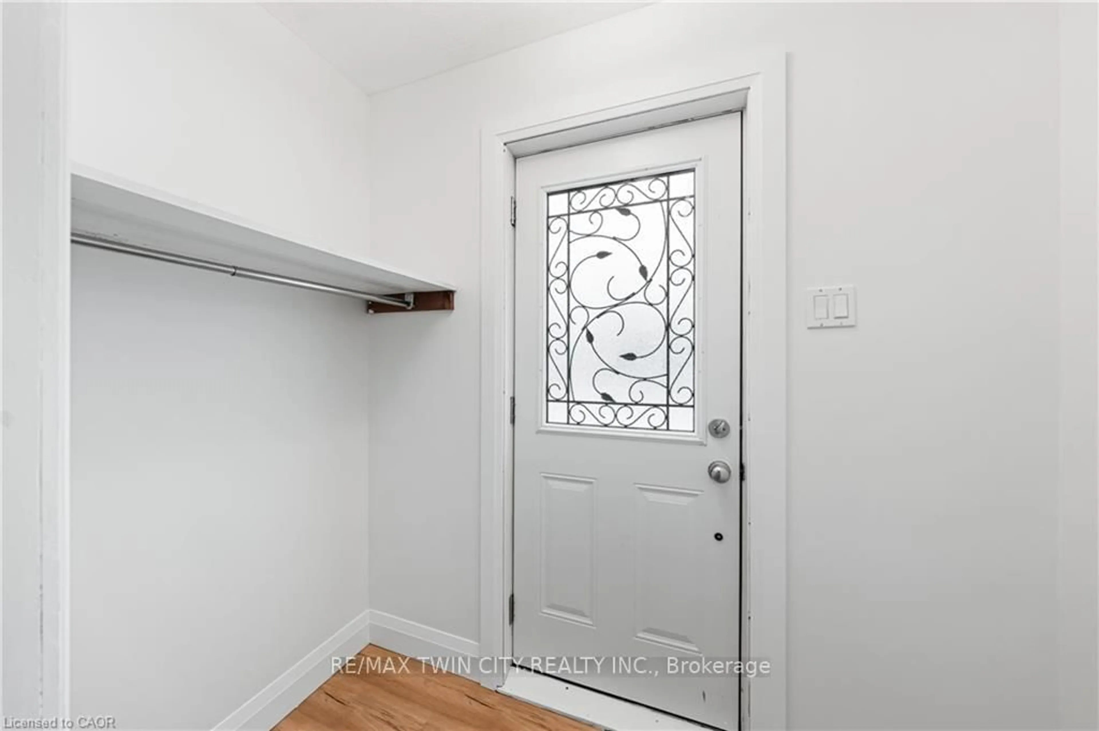 Indoor entryway for 303 Highway 5 Highway, Brant Ontario N0E 1N0