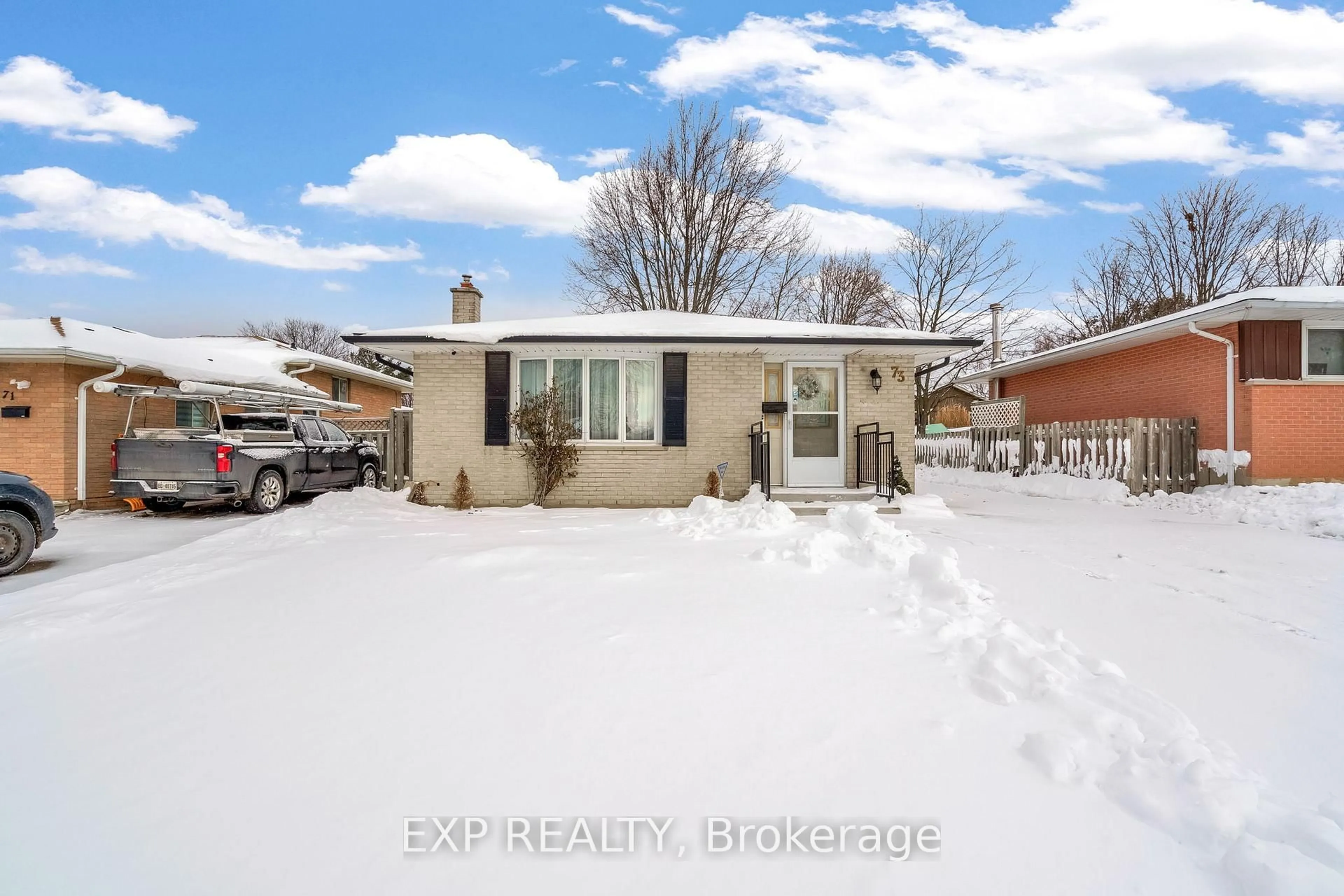 A pic from outside/outdoor area/front of a property/back of a property/a pic from drone, street for 73 Alayne Cres, London South Ontario N6E 2A2