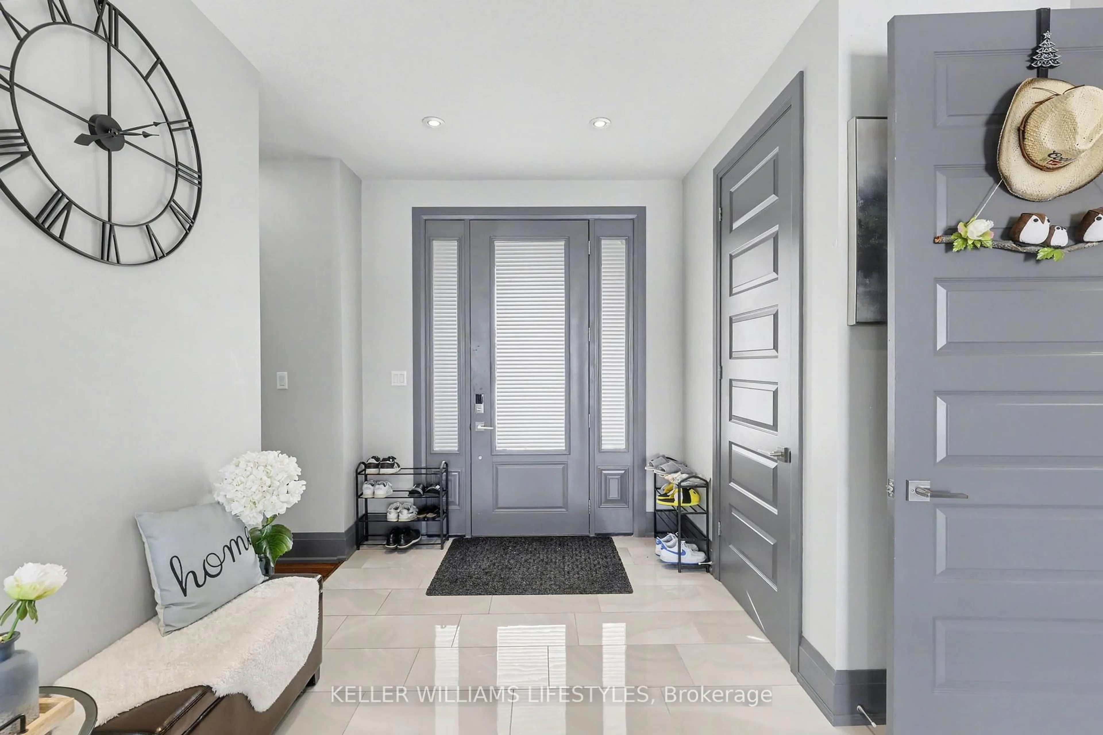 Indoor entryway for 189 Leitch St, Dutton/Dunwich Ontario N0L 1J0