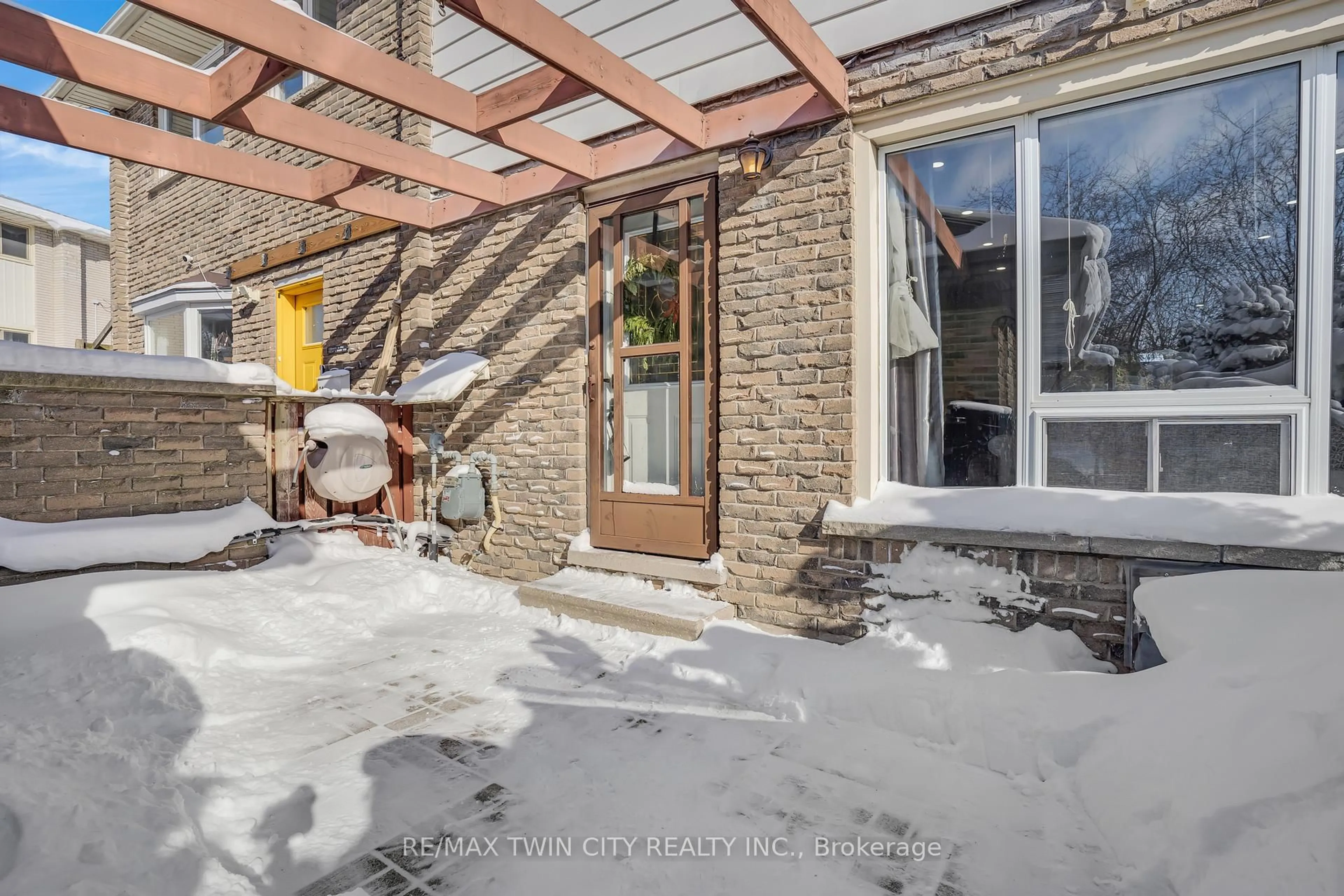 Unknown for 22 Ralgreen Cres, Kitchener Ontario N2M 1T9