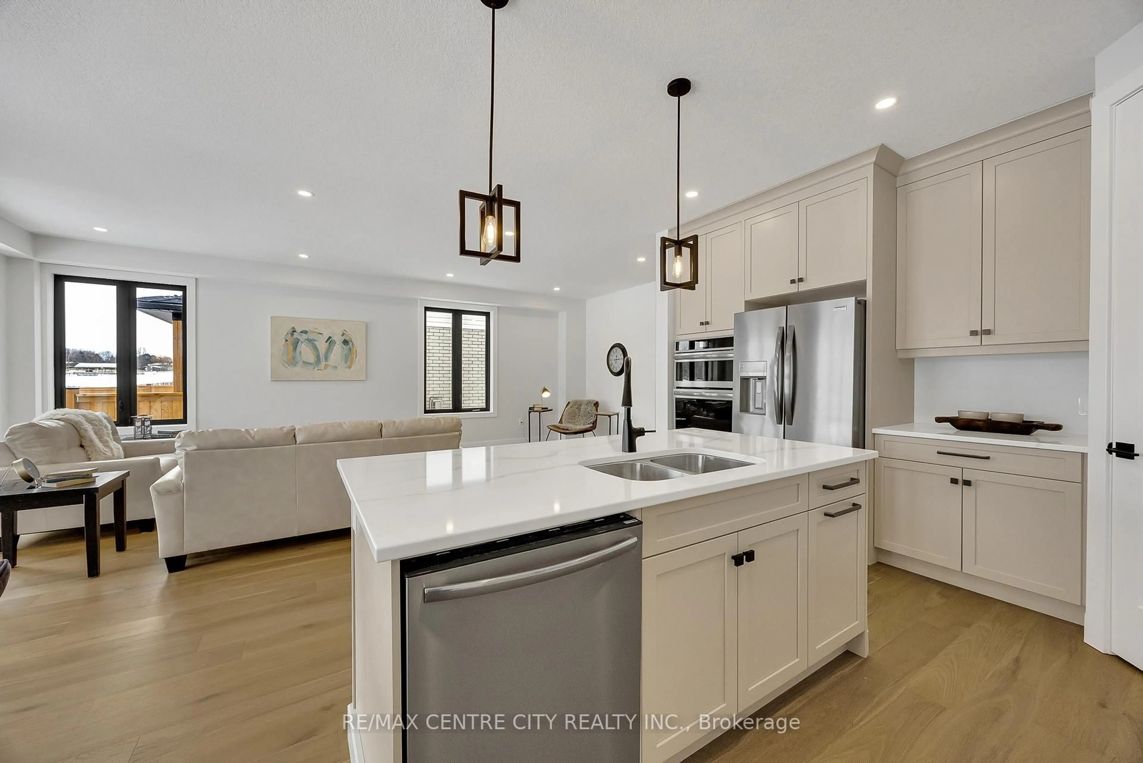 Open concept kitchen, unknown for 199 FOXBOROUGH Pl, Thames Centre Ontario N0M 2P0