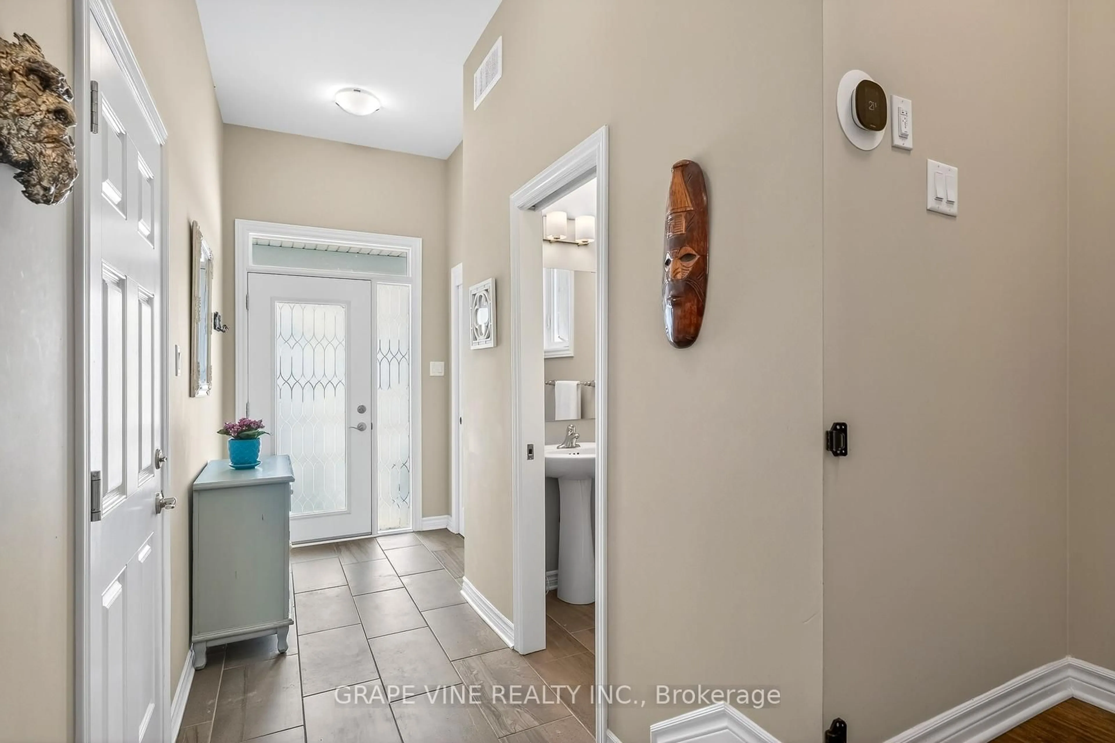 Indoor entryway for 650 Fisher St, North Grenville Ontario K0G 1J0