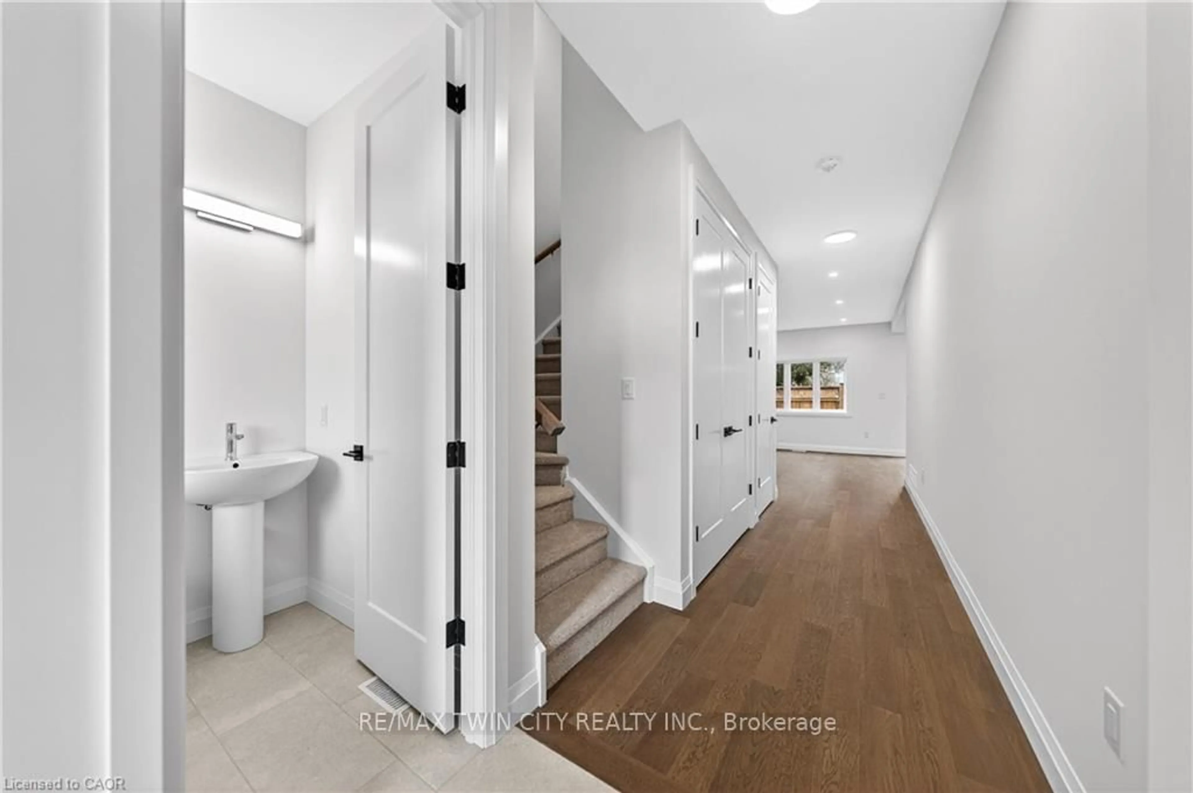 Unknown for 157 Tiffany St, Cambridge Ontario N2H 2B4