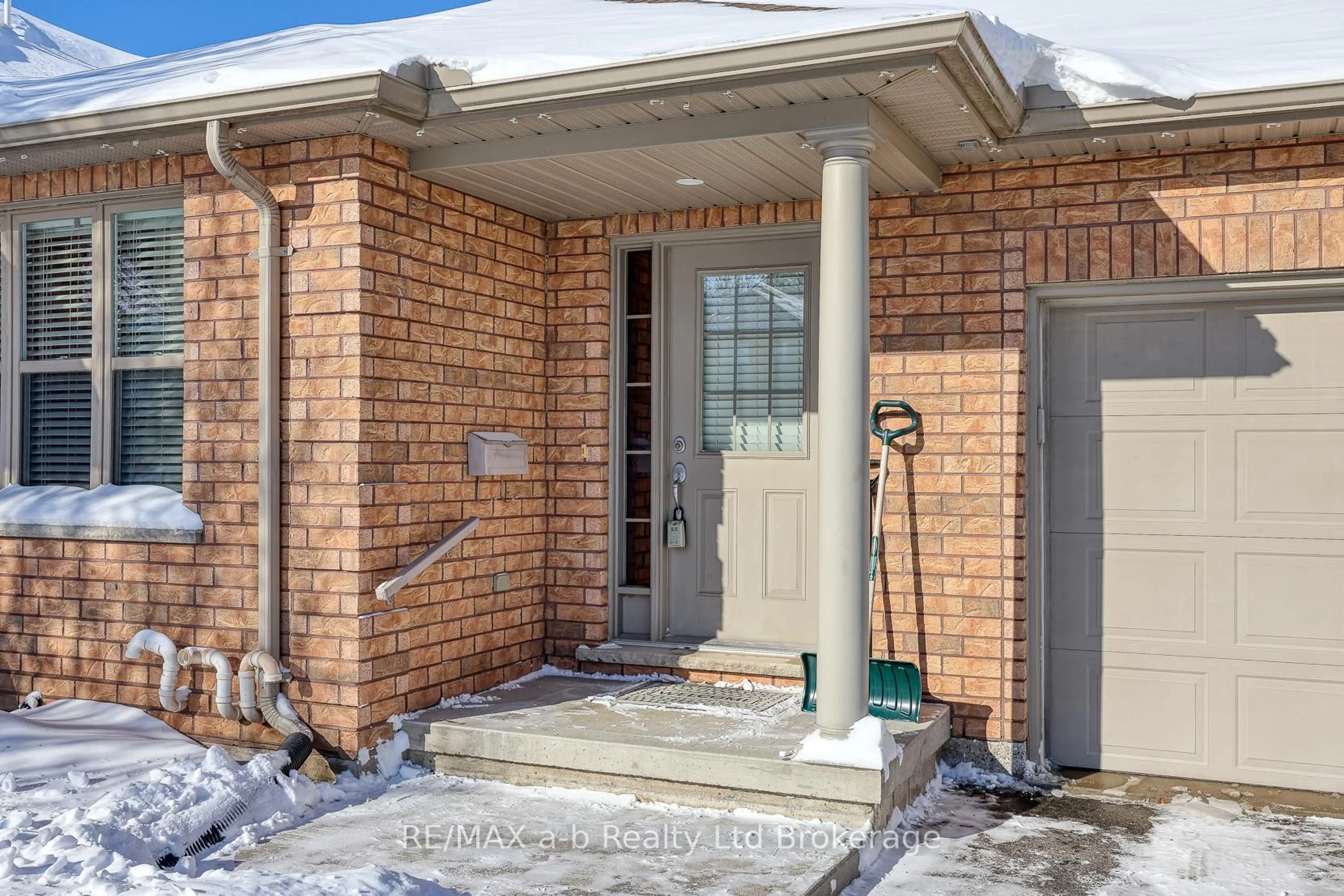 Home with brick exterior material, street for 229 Cherry St, Ingersoll Ontario N5C 3M2