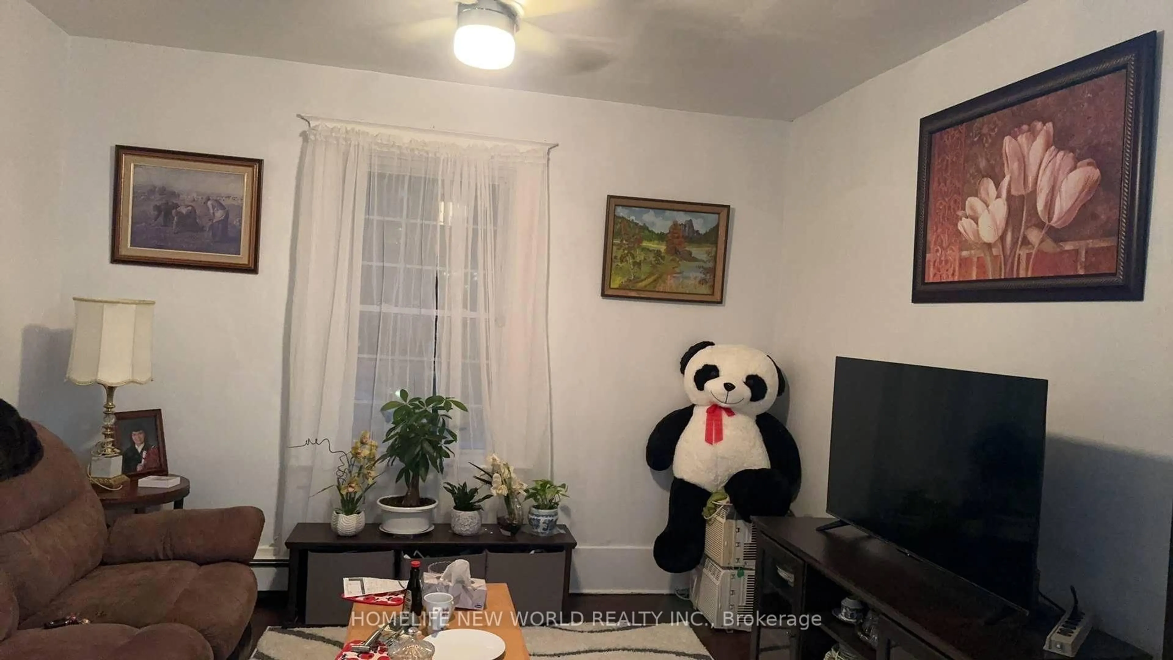 A pic of a room for 19 Flindall St, Quinte West Ontario K8V 3E2