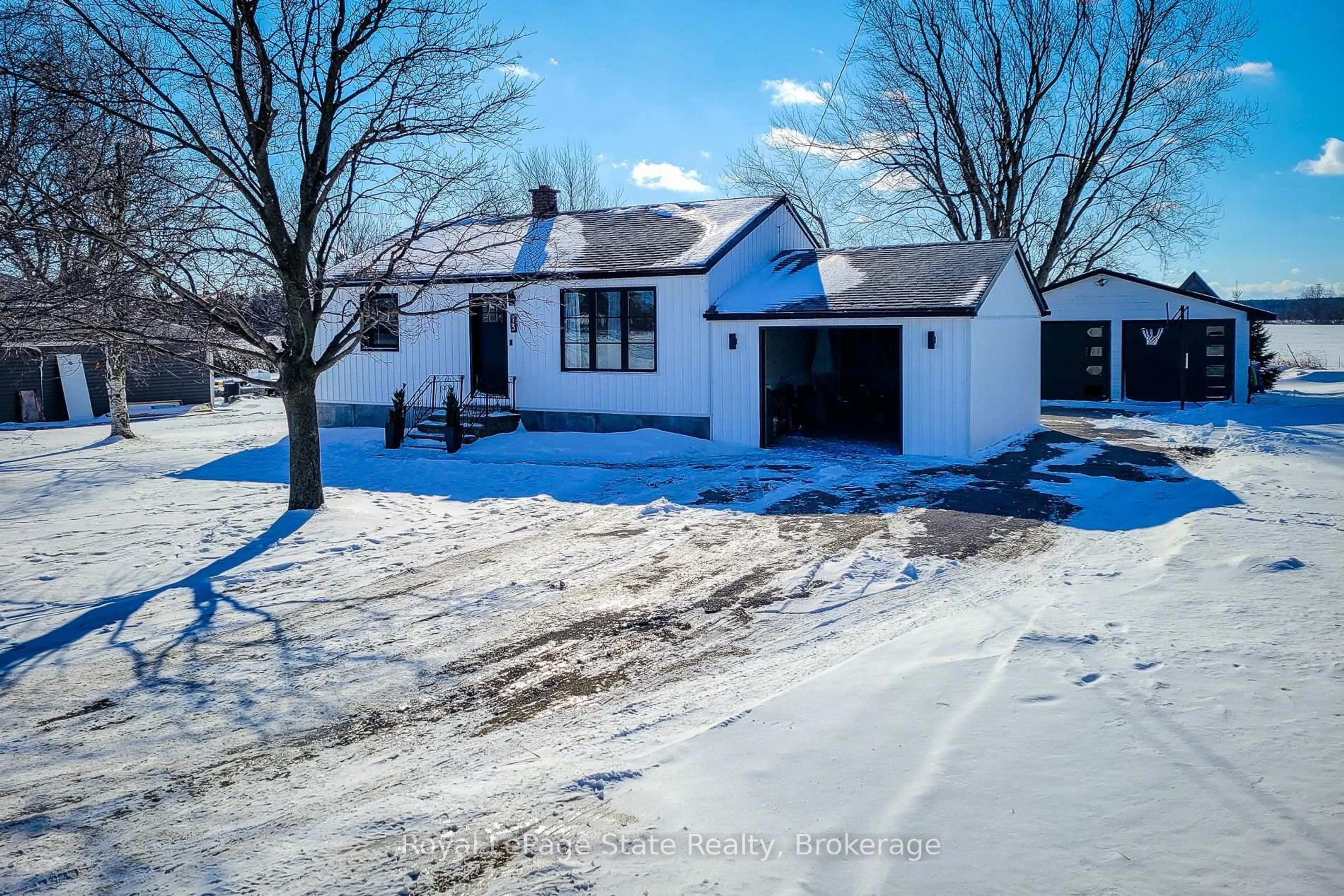 A pic from outside/outdoor area/front of a property/back of a property/a pic from drone, street for 13 Unity Side Rd, Haldimand Ontario N3W 1Y1
