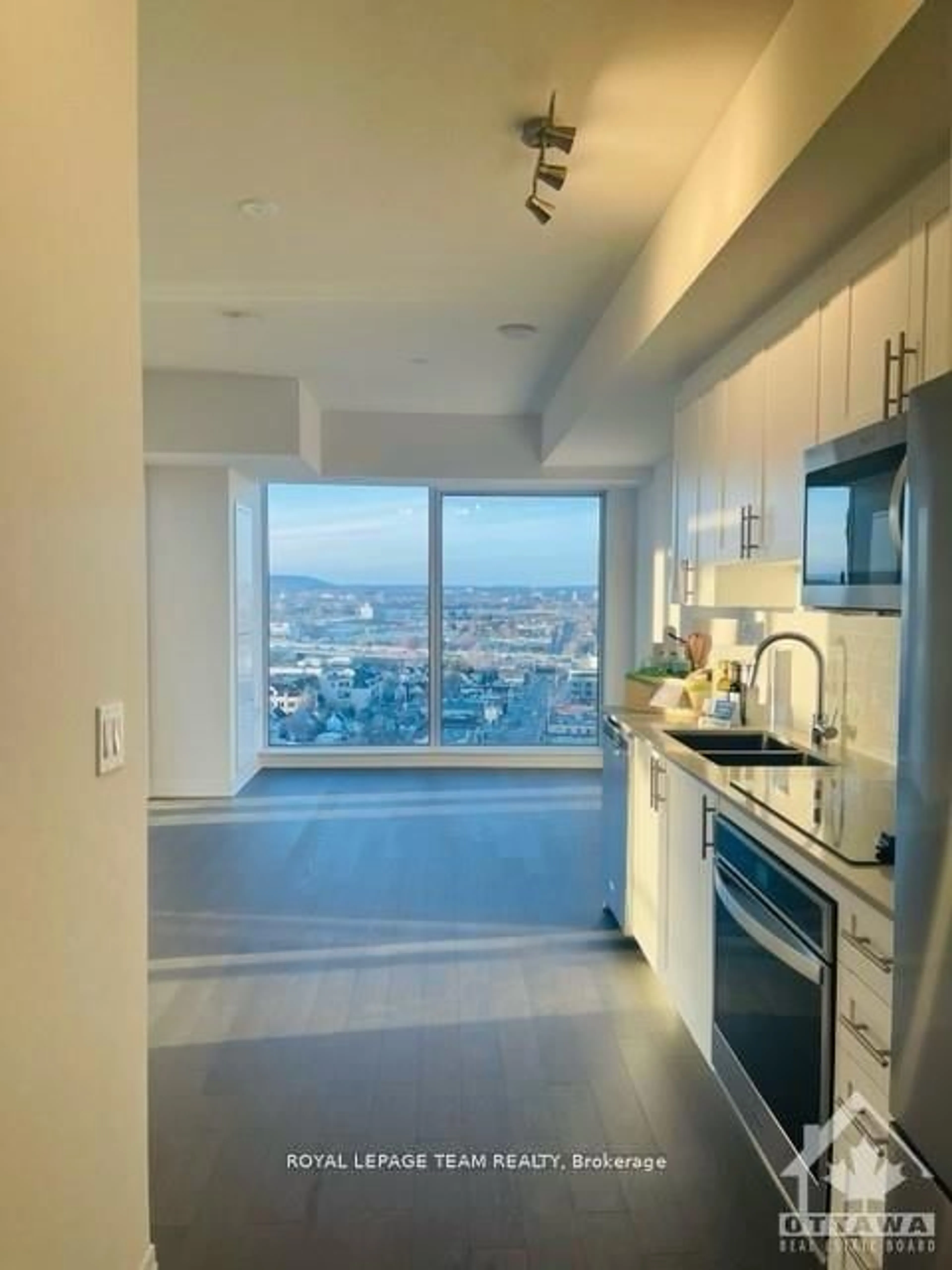 Unknown for 805 Carling Ave #1502, Ottawa Ontario K1S 5W9