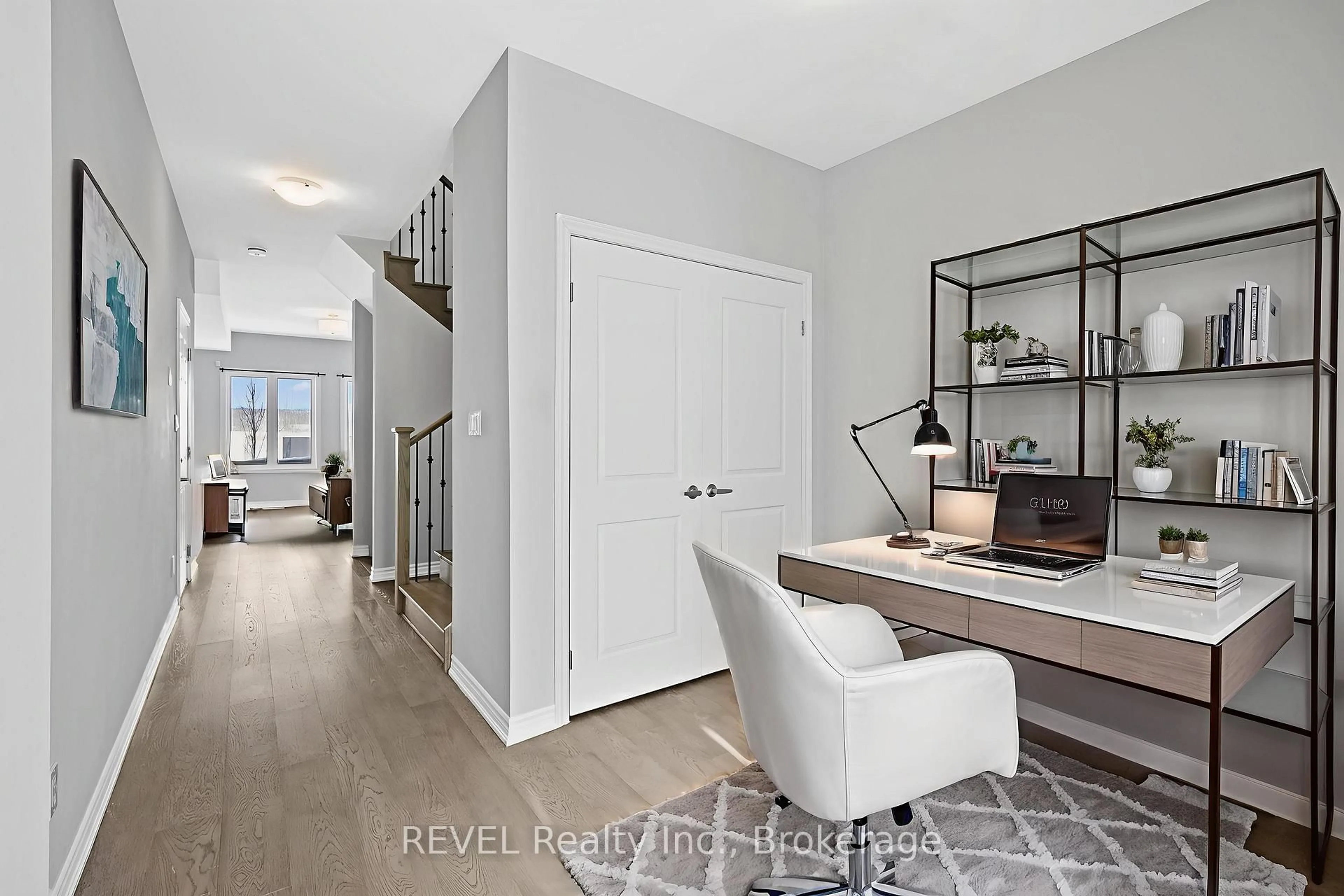 Indoor entryway for 87 Renfrew Tr, Welland Ontario L3C 0K2