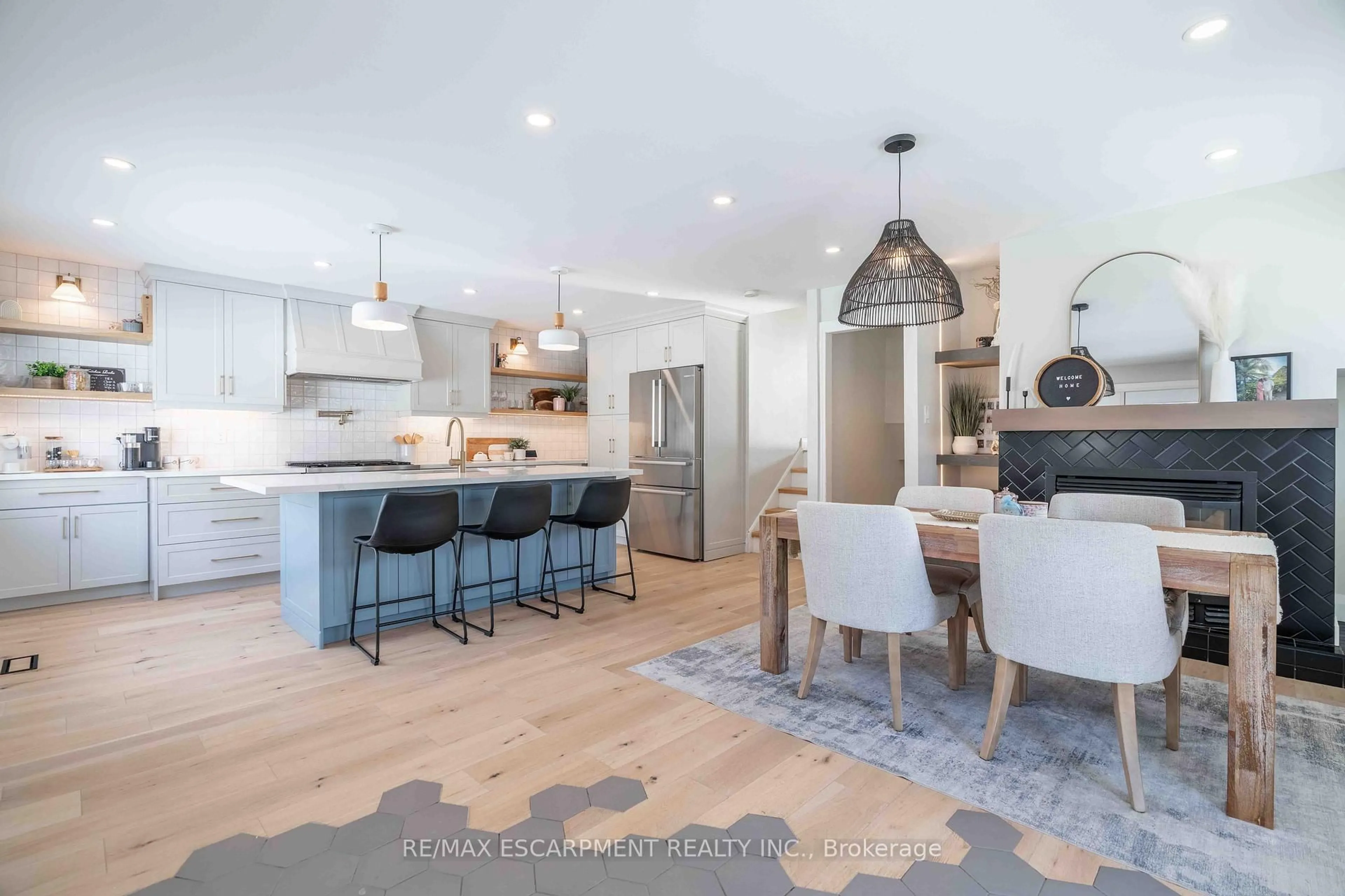 Open concept kitchen, unknown for 34 William Johnson St, Hamilton Ontario L8J 1B6