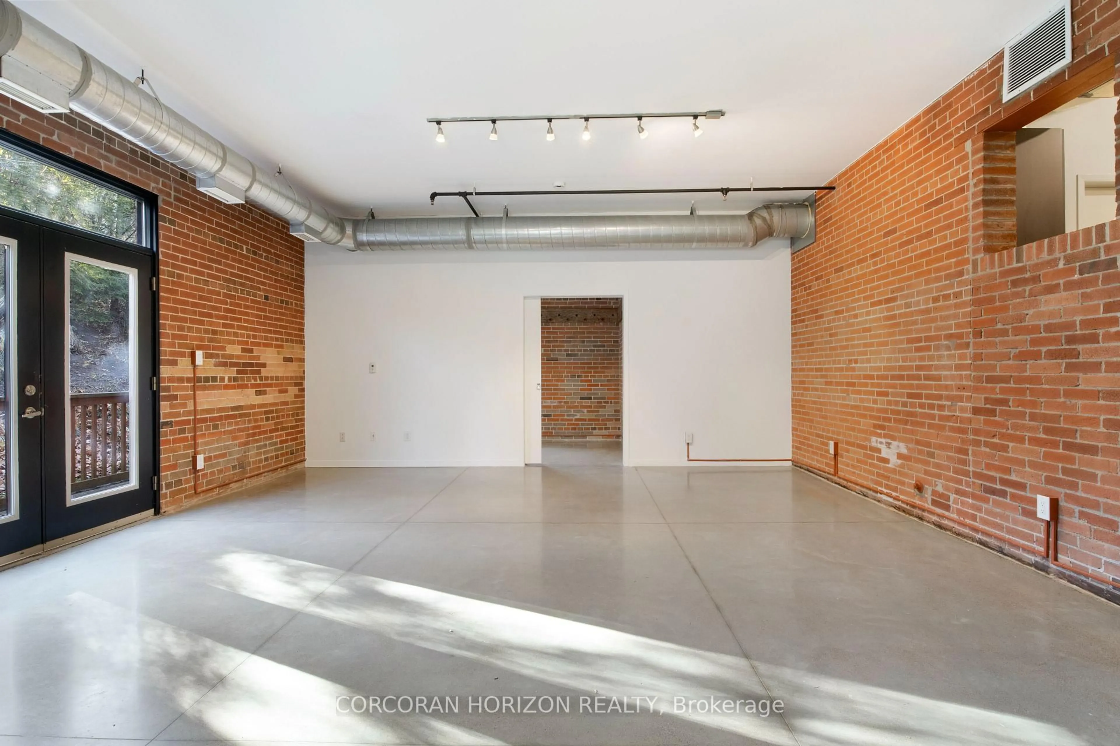 Indoor garage for 85 Spruce St #206, Cambridge Ontario N1R 4K4