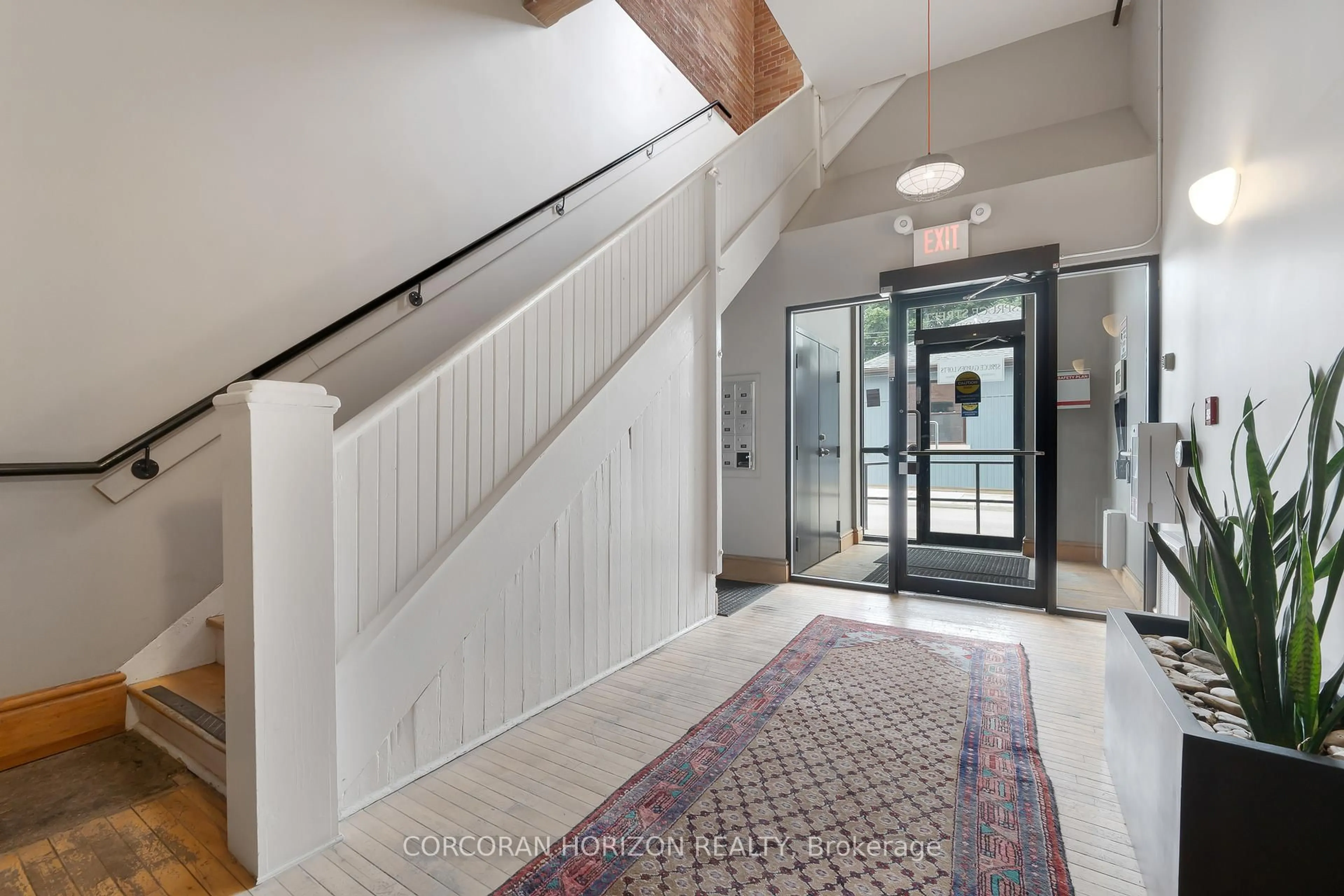 Indoor entryway for 85 Spruce St #206, Cambridge Ontario N1R 4K4