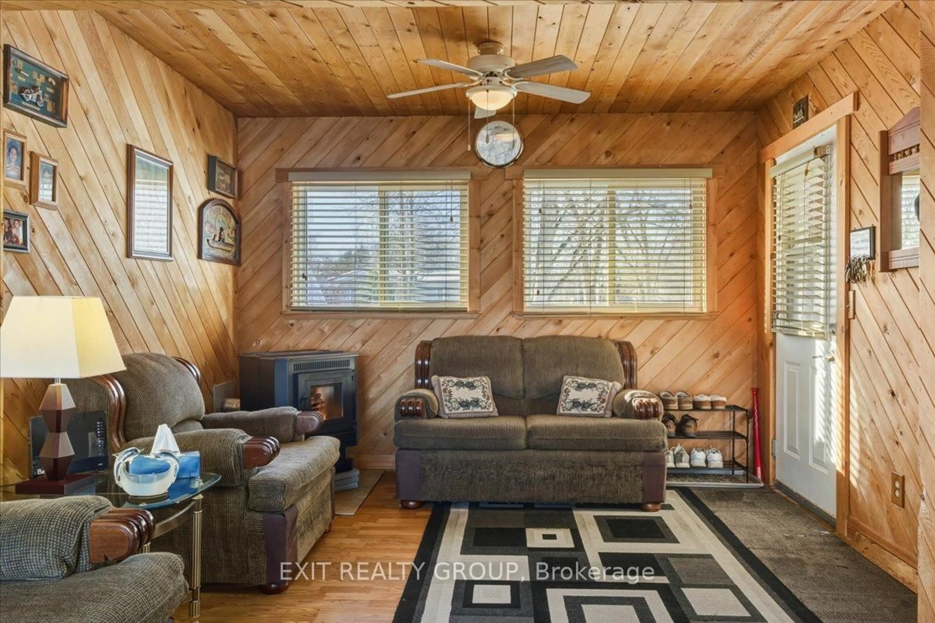 Living room with furniture, unknown for 33 Willow Point Rd, Brighton Ontario K0K 1H0