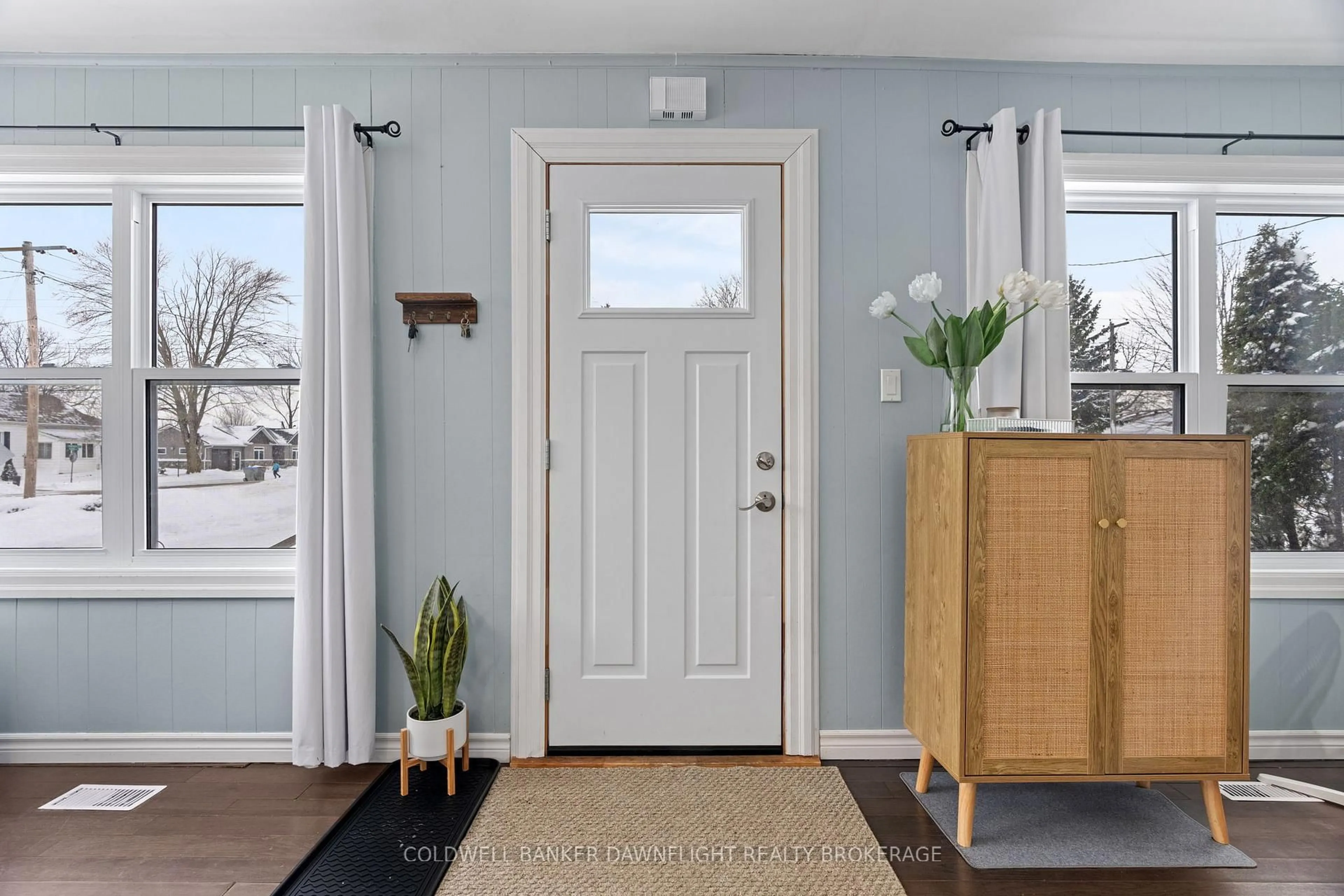 Indoor entryway for 237 HURON St, South Huron Ontario N0M 1S2