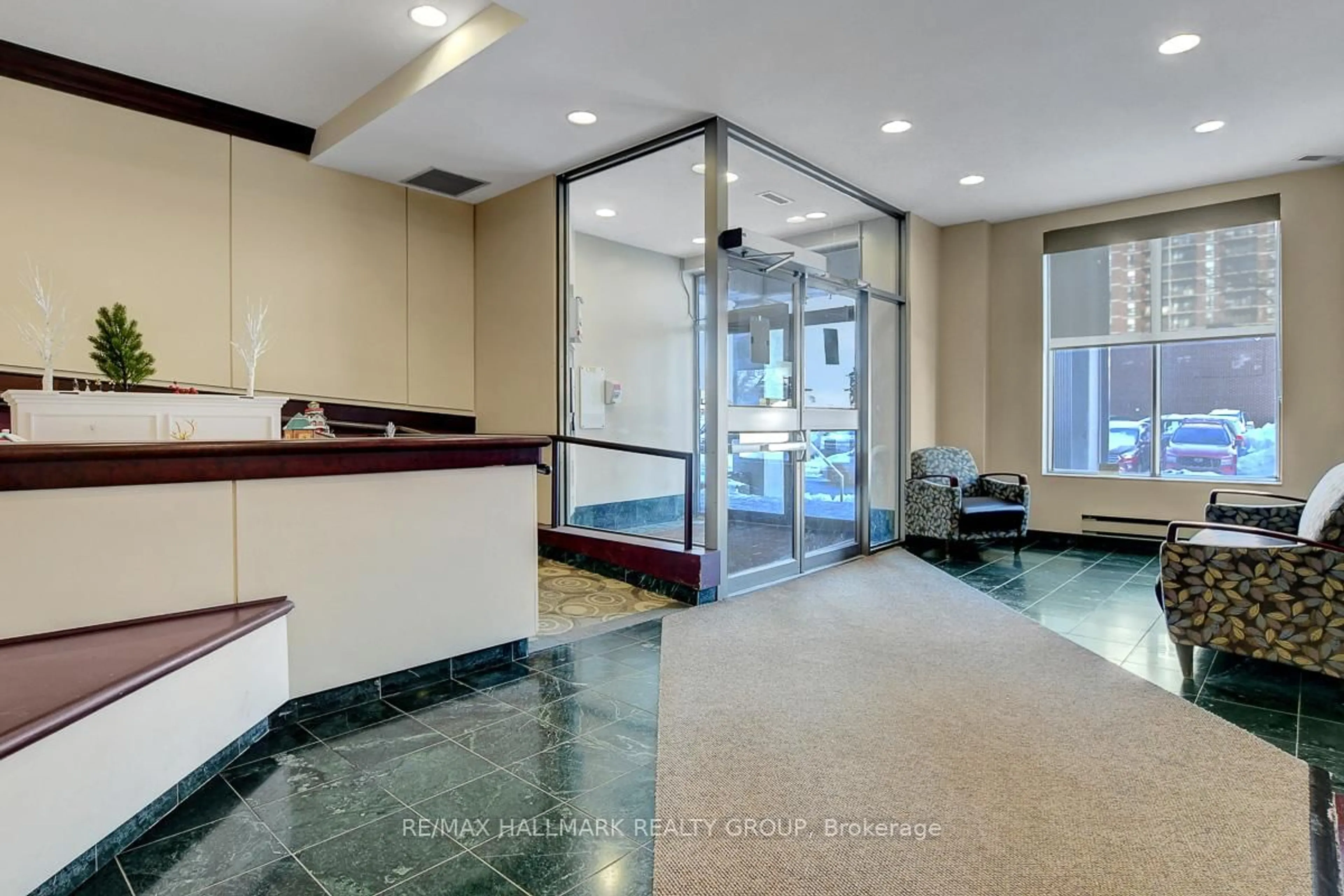 Lobby for 200 Lafontaine Ave #706, Ottawa Ontario K1L 8K8