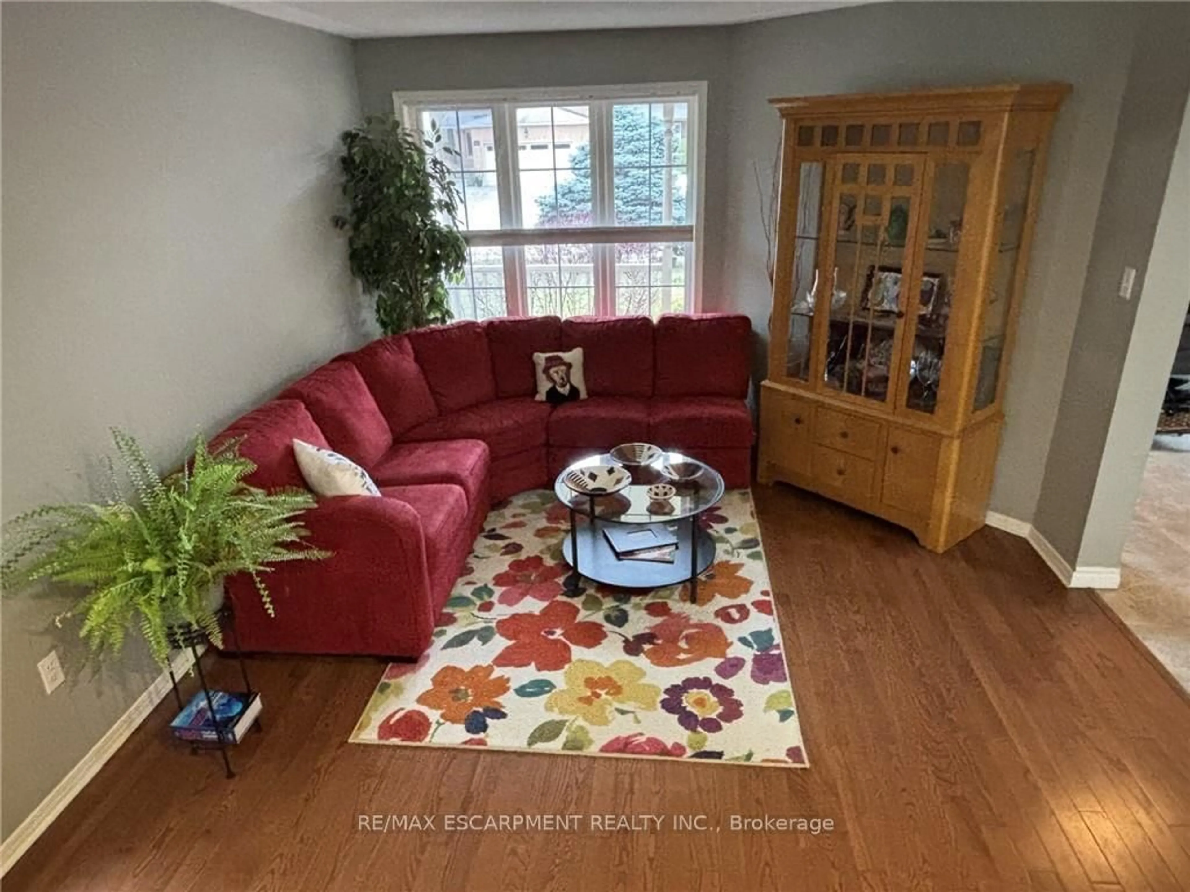 Living room with furniture, unknown for 111 Duncairn Cres, Hamilton Ontario L9C 6E9