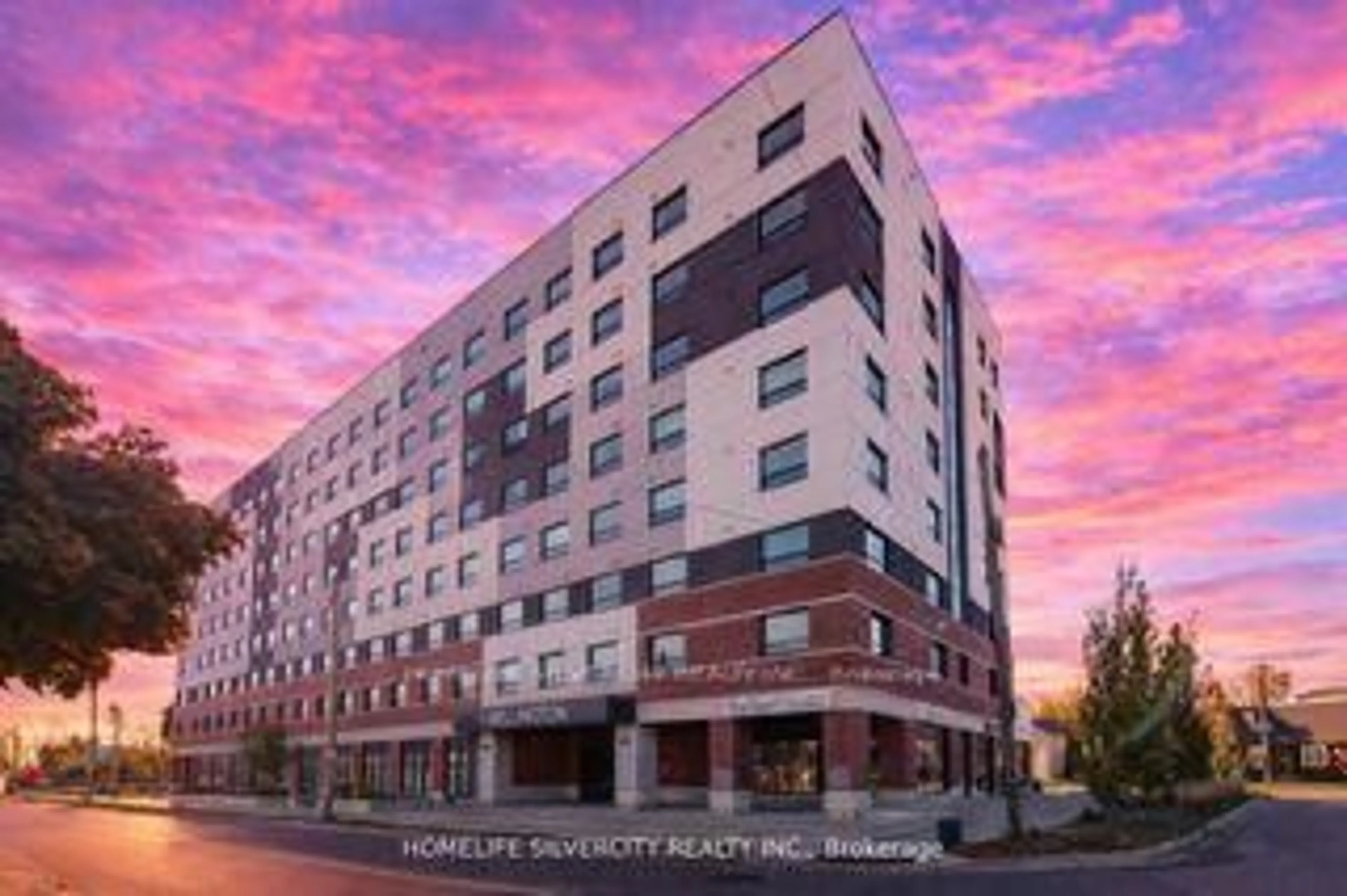 Patio, building for 1 Wellington St #615, Brantford Ontario N3T 2L3