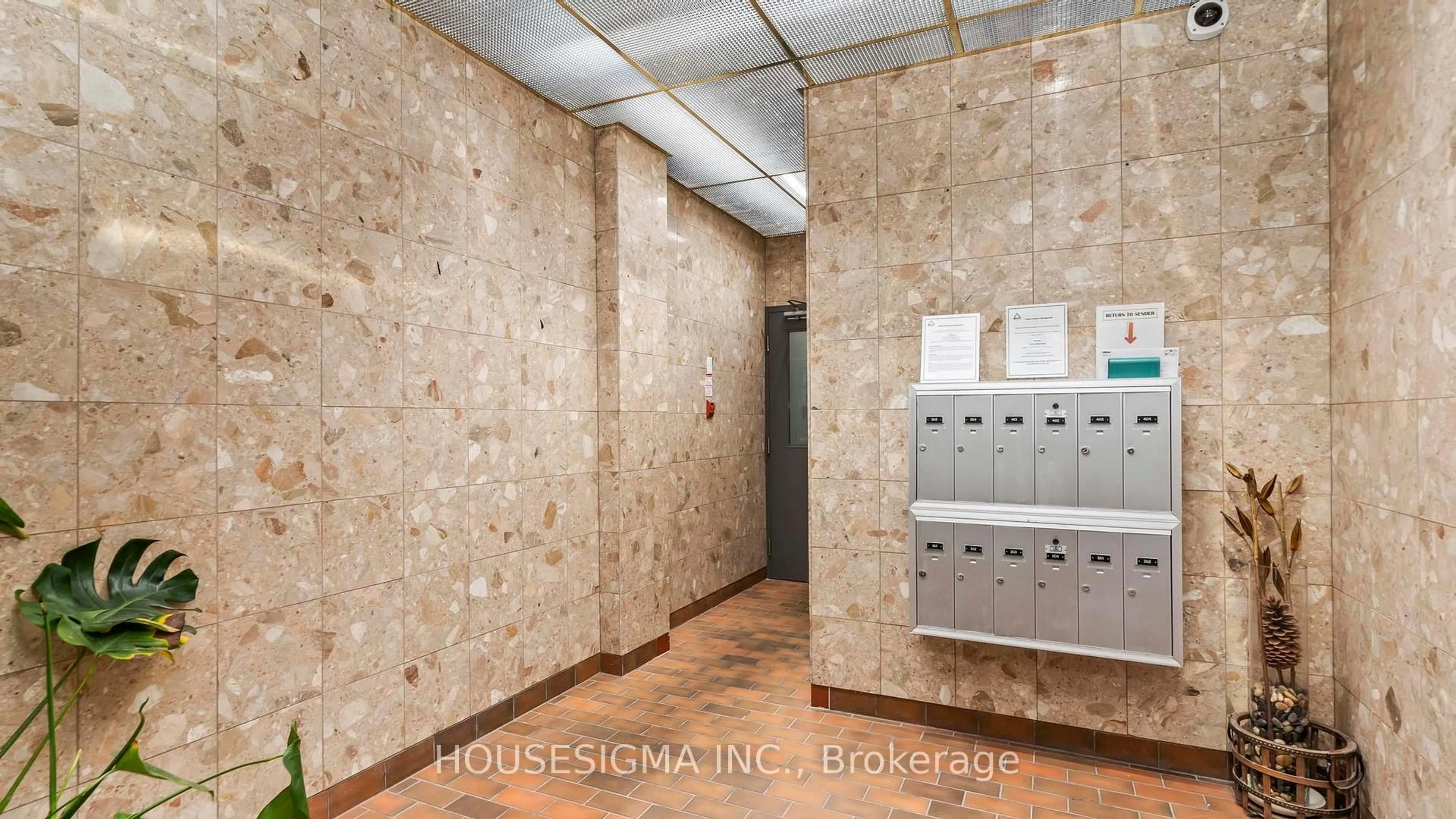 Unknown for 272 Dundas St #204, London East Ontario N6B 1T6