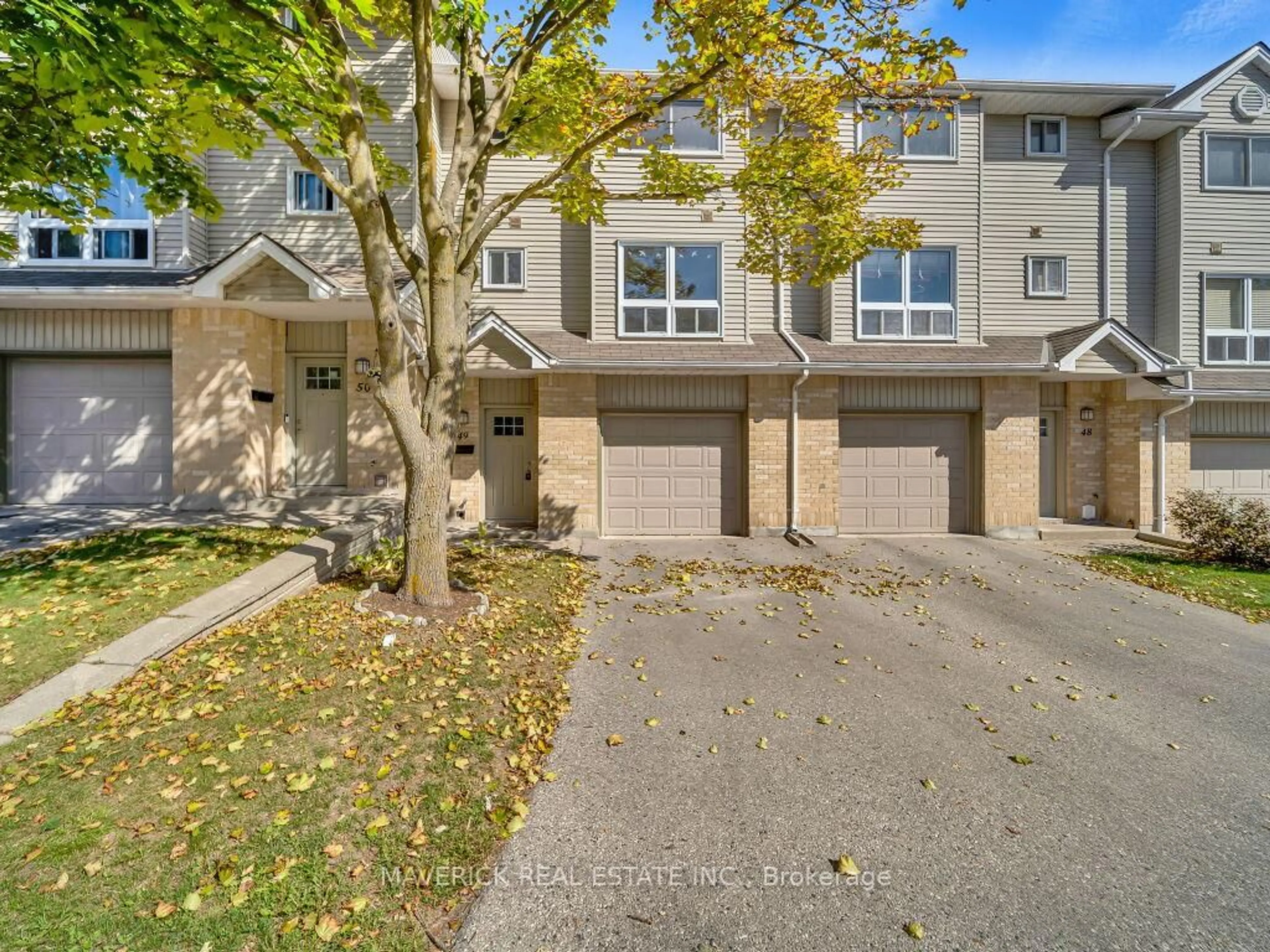 A pic from outside/outdoor area/front of a property/back of a property/a pic from drone, street for 536 Third St #49, London East Ontario N5V 4R5