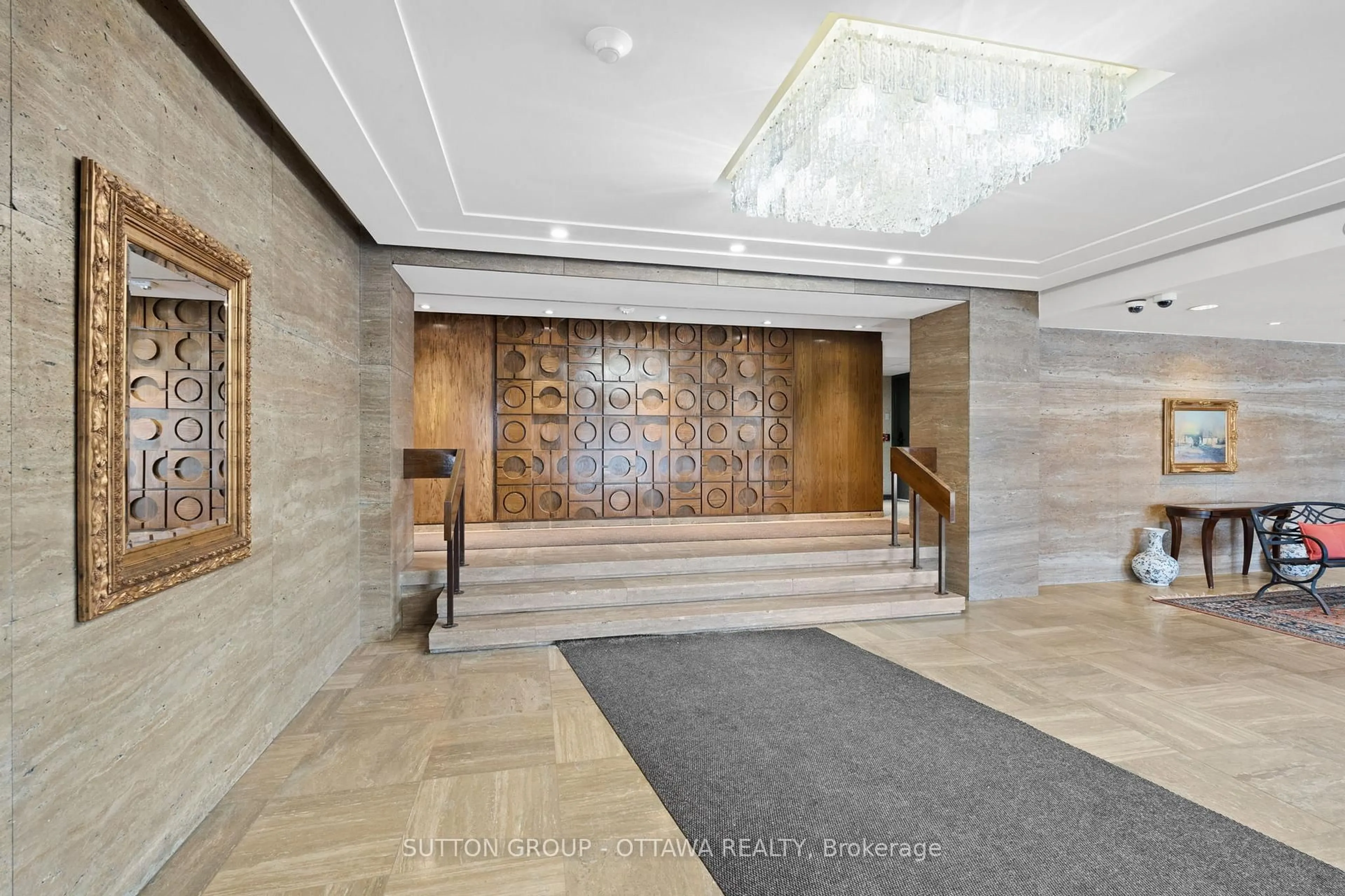 Unknown for 2625 Regina St #308, Ottawa Ontario K2B 5W8