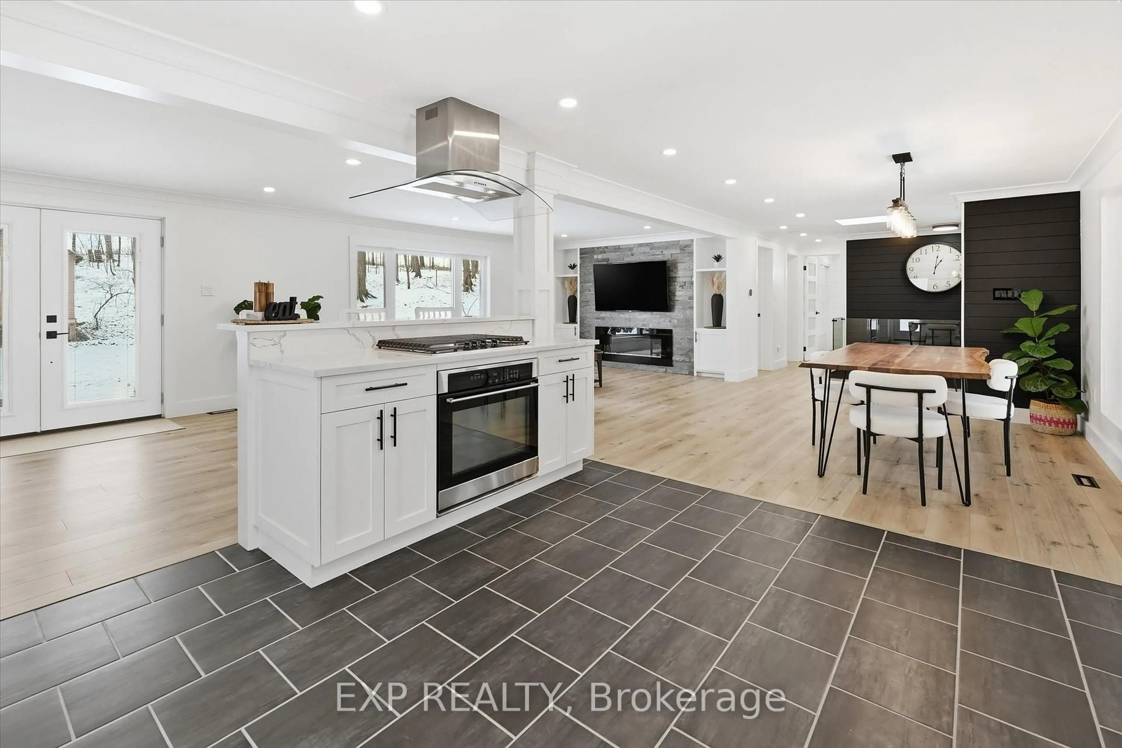 Open concept kitchen, ceramic/tile floor for 220 5th Line, Haldimand Ontario N3W 2A5