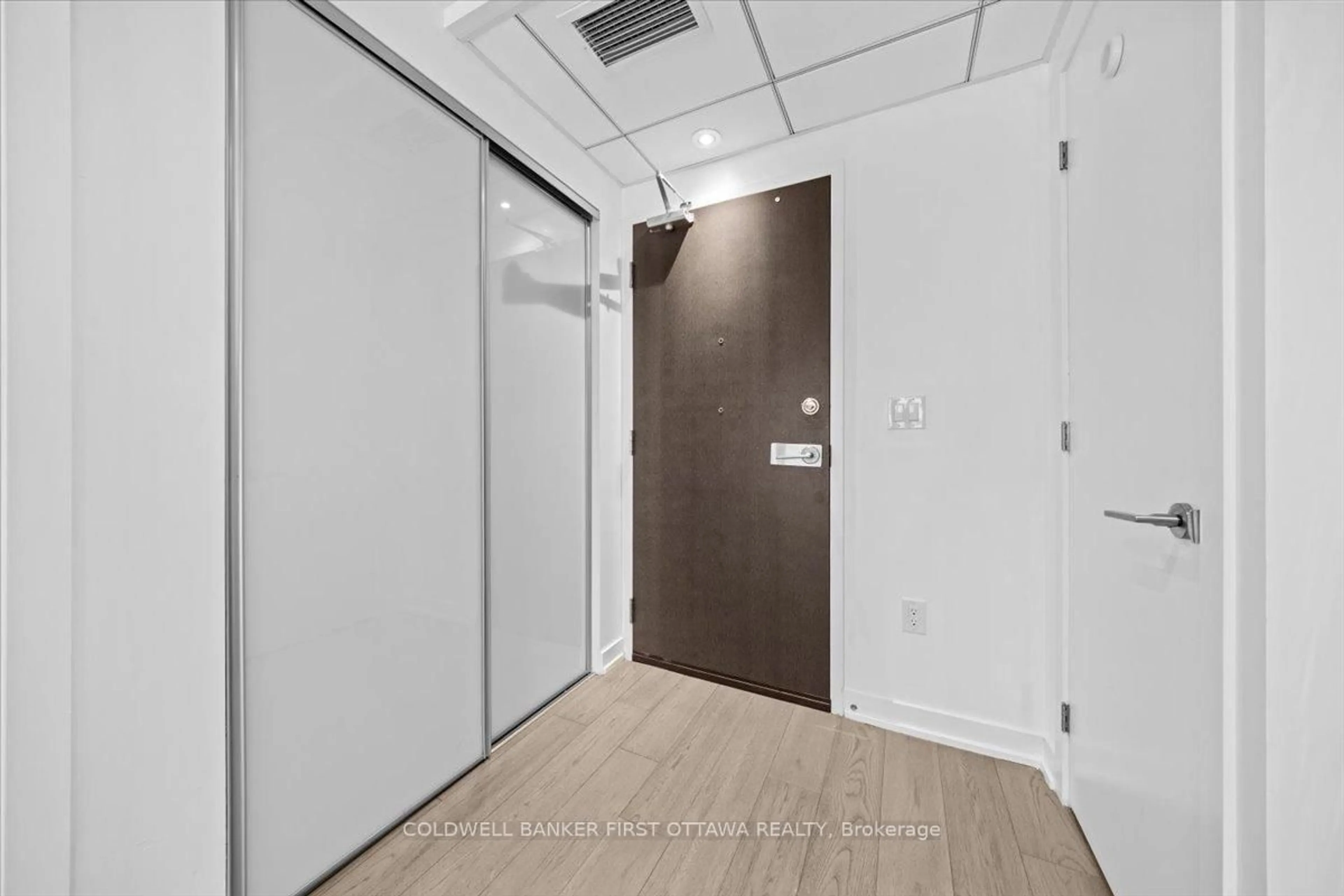 Unknown for 199 SLATER St #906, Ottawa Ontario K1P 0C8