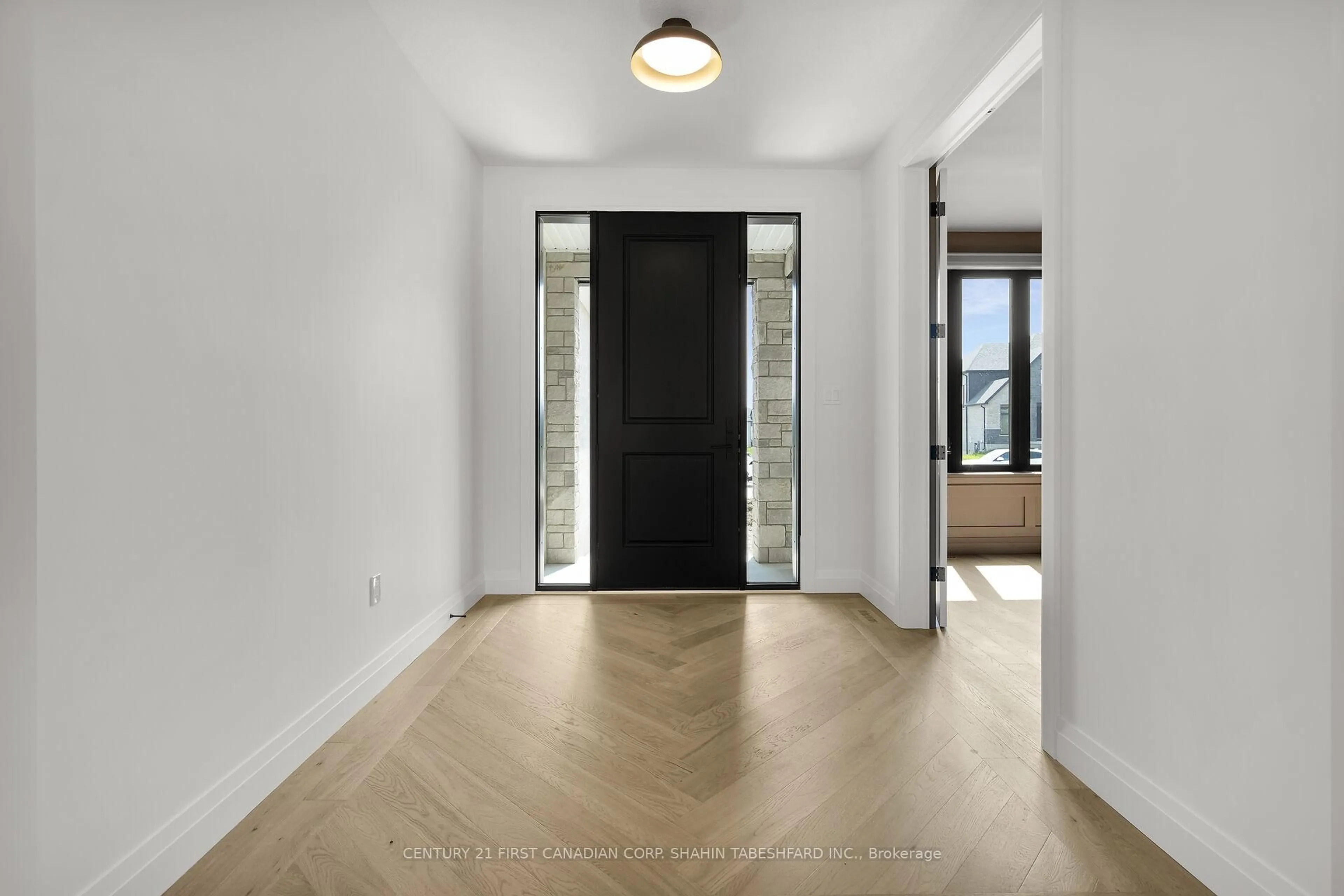 Indoor entryway for 4137 FALLINGBROOK Rd, London South Ontario N6P 1H5