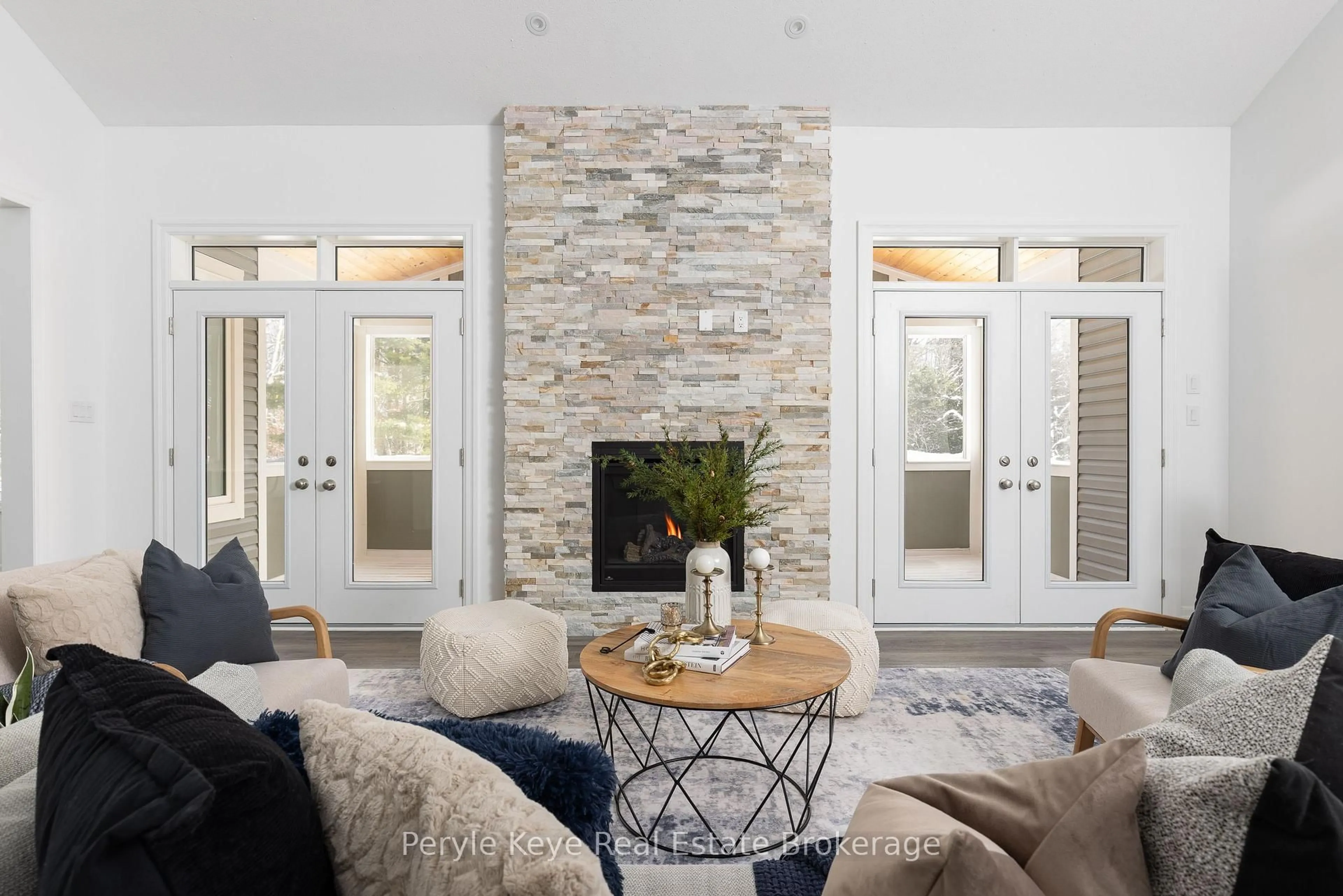 Indoor entryway for 30 Dyer Cres, Bracebridge Ontario P1L 0N4