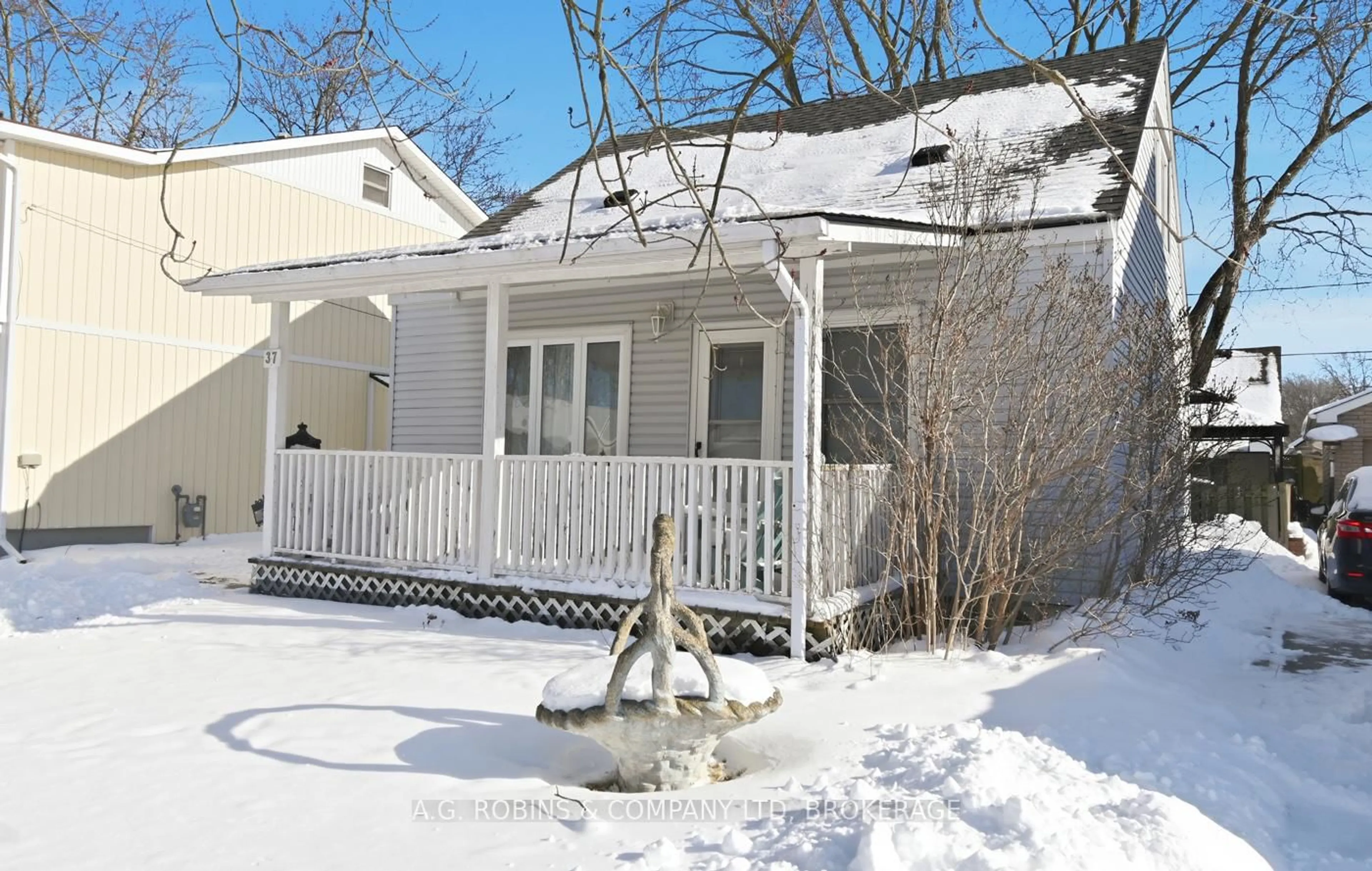 Unknown for 37 McNaughton Rd, Welland Ontario L3B 2R4