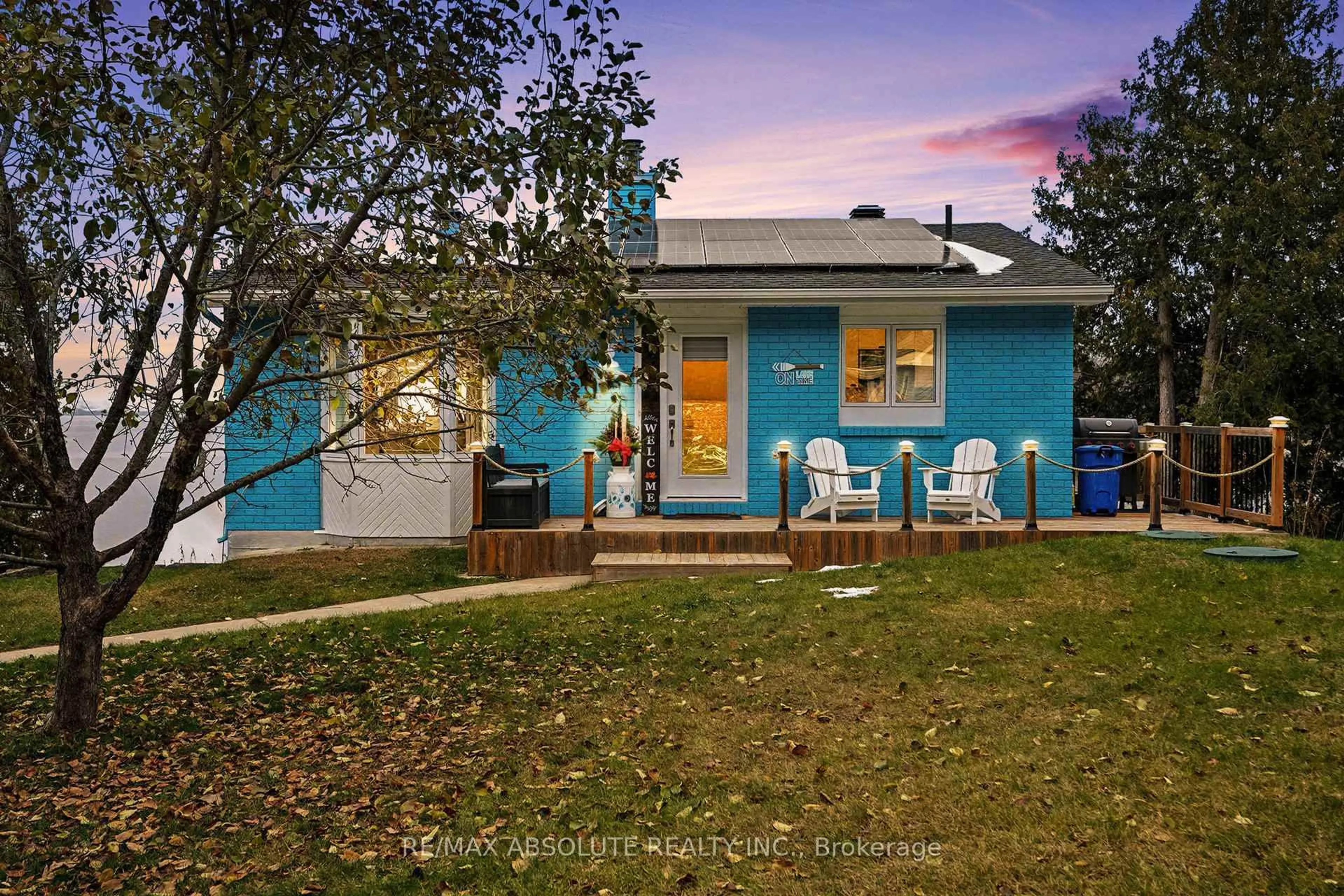 Home with vinyl exterior material, street for 110 Scenic Lane, Ottawa Ontario K0A 3M0