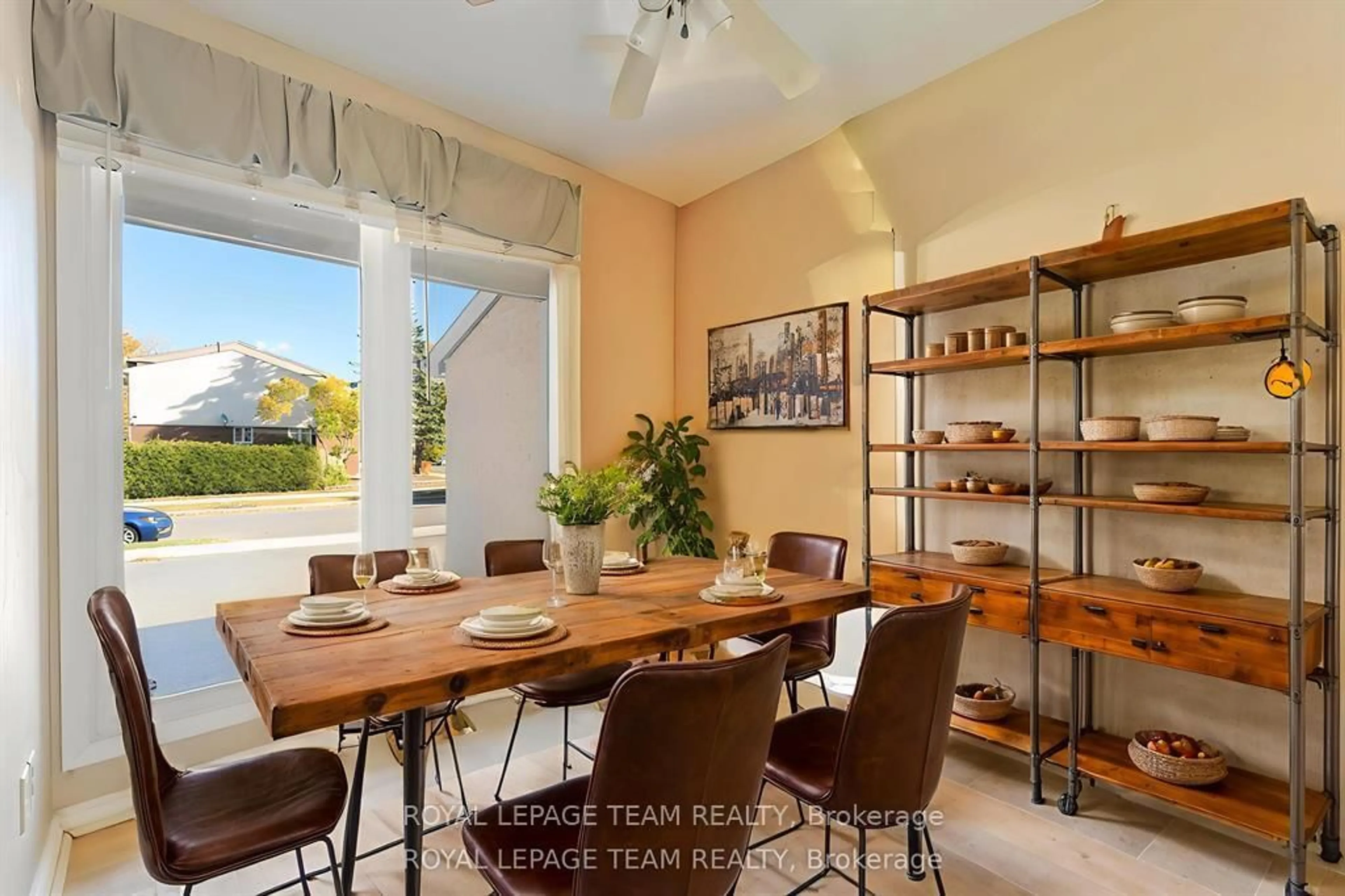 Dining room, ceramic/tile floor for 1094 Alenmede Cres, Ottawa Ontario K2B 8H3