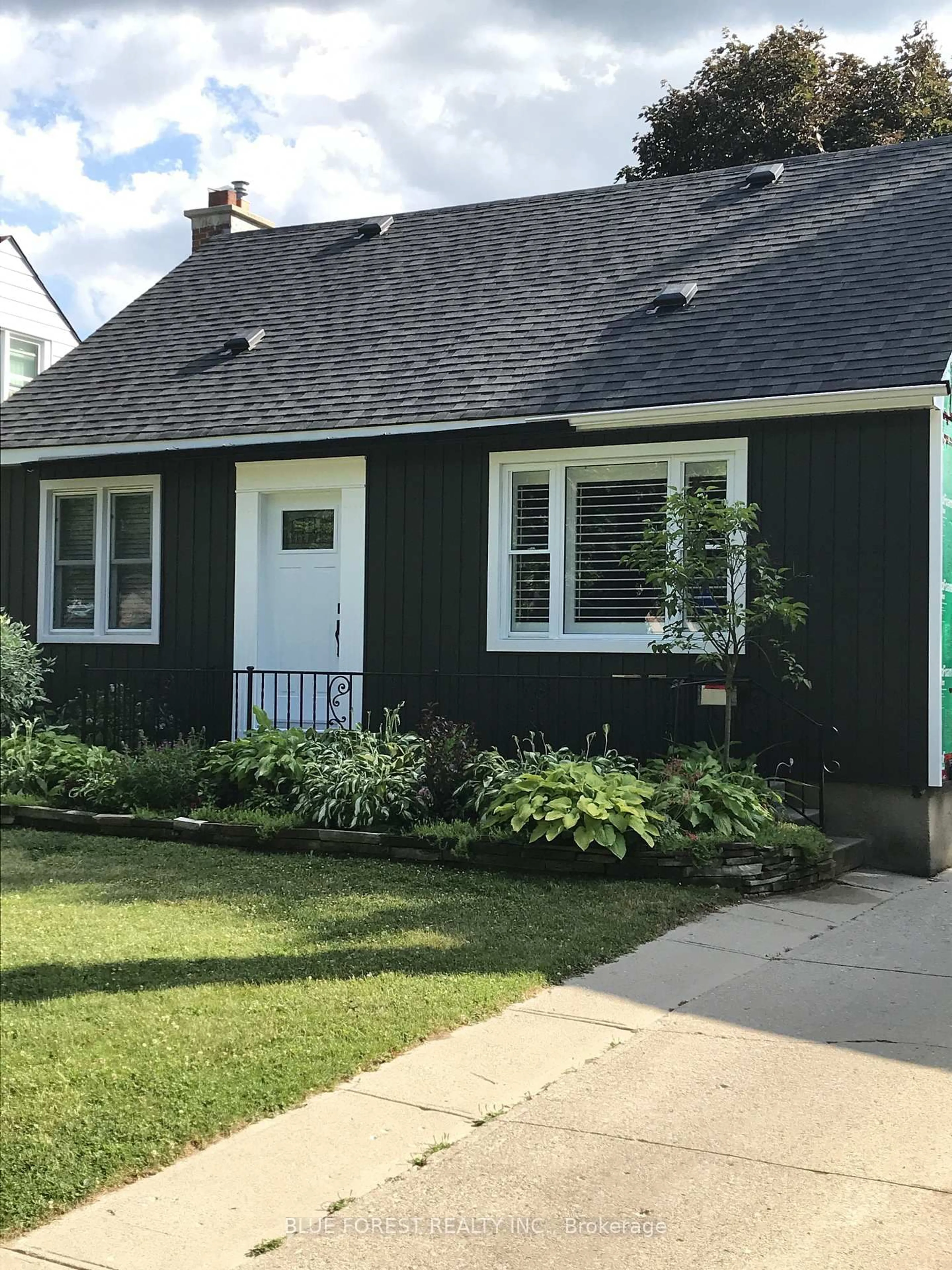 Home with vinyl exterior material, street for 17 Graham Cres, London East Ontario N5W 4L7