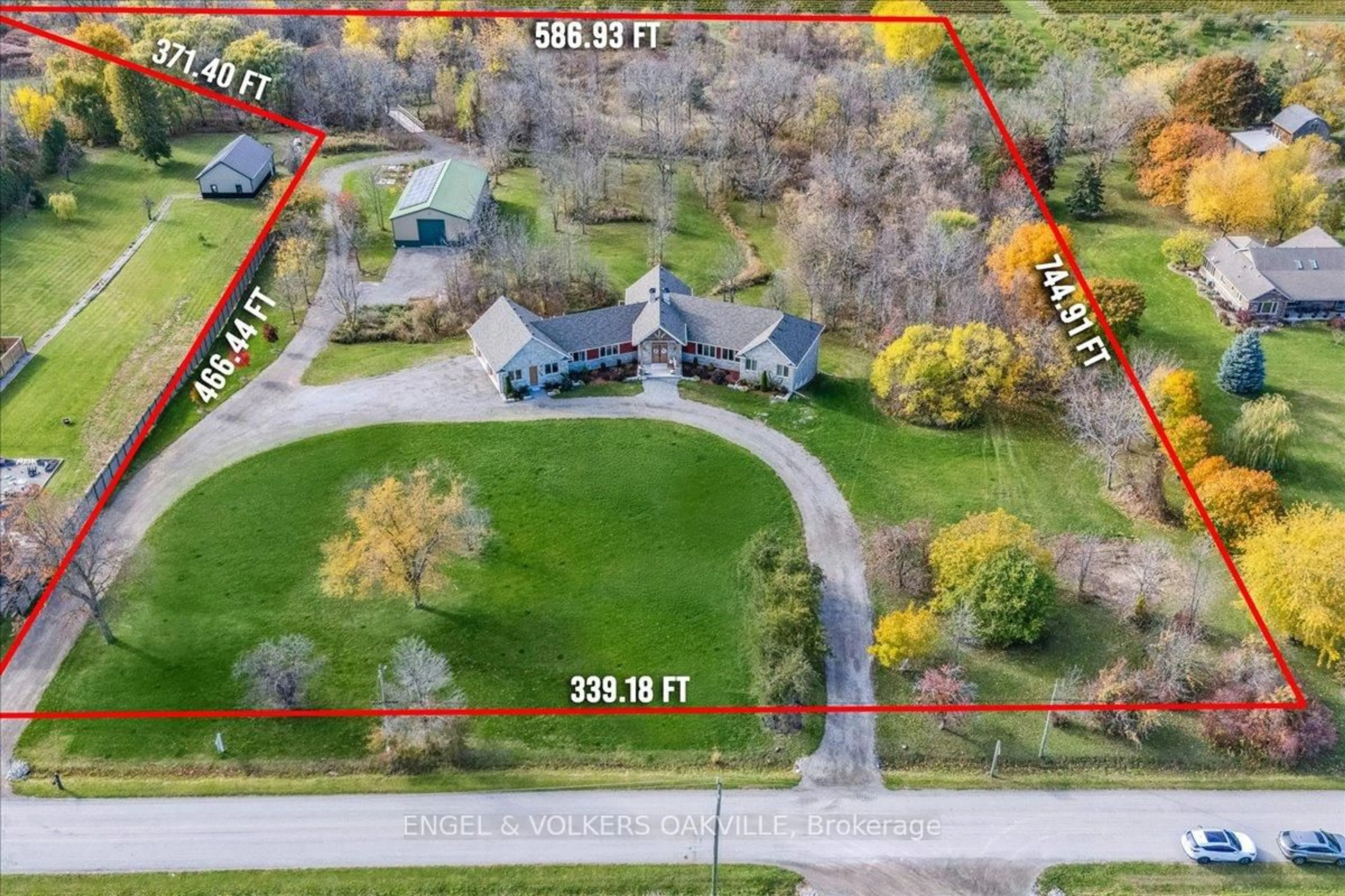 A pic from outside/outdoor area/front of a property/back of a property/a pic from drone, street for 4844 Cherry Ave, Lincoln Ontario L0R 1B1