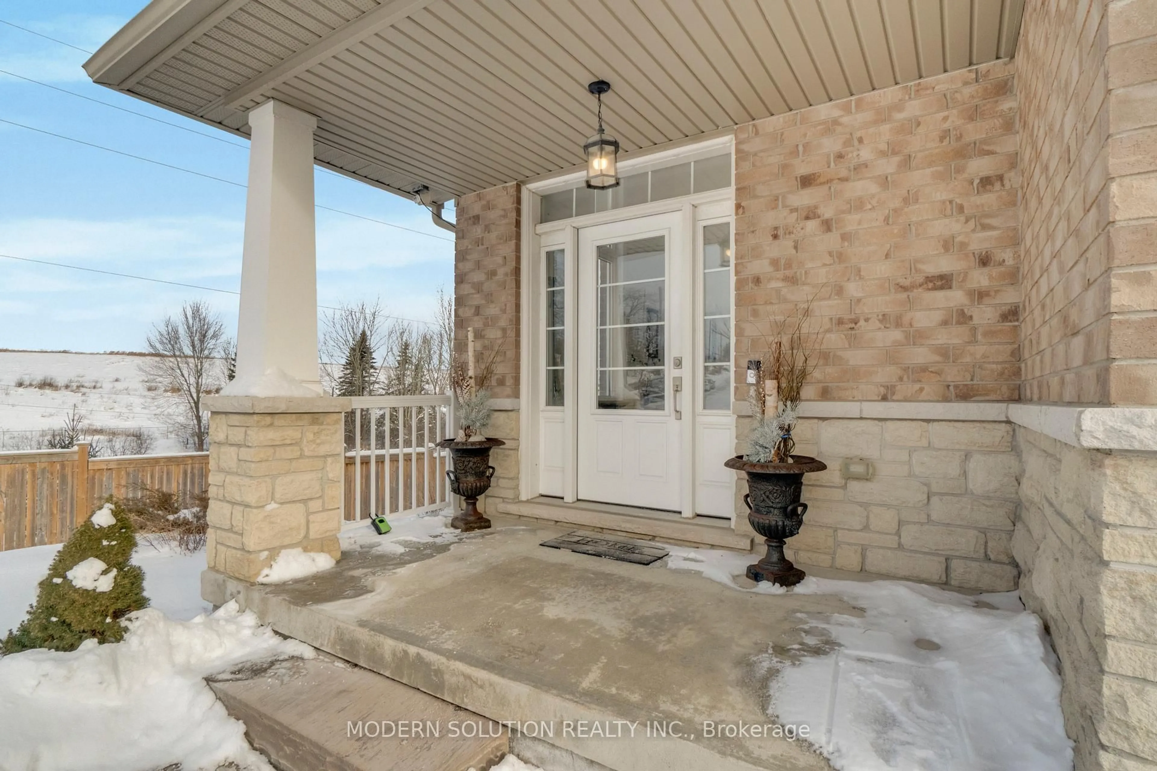 Indoor entryway for 99 Creighton Ave, Guelph Ontario N1E 0H8