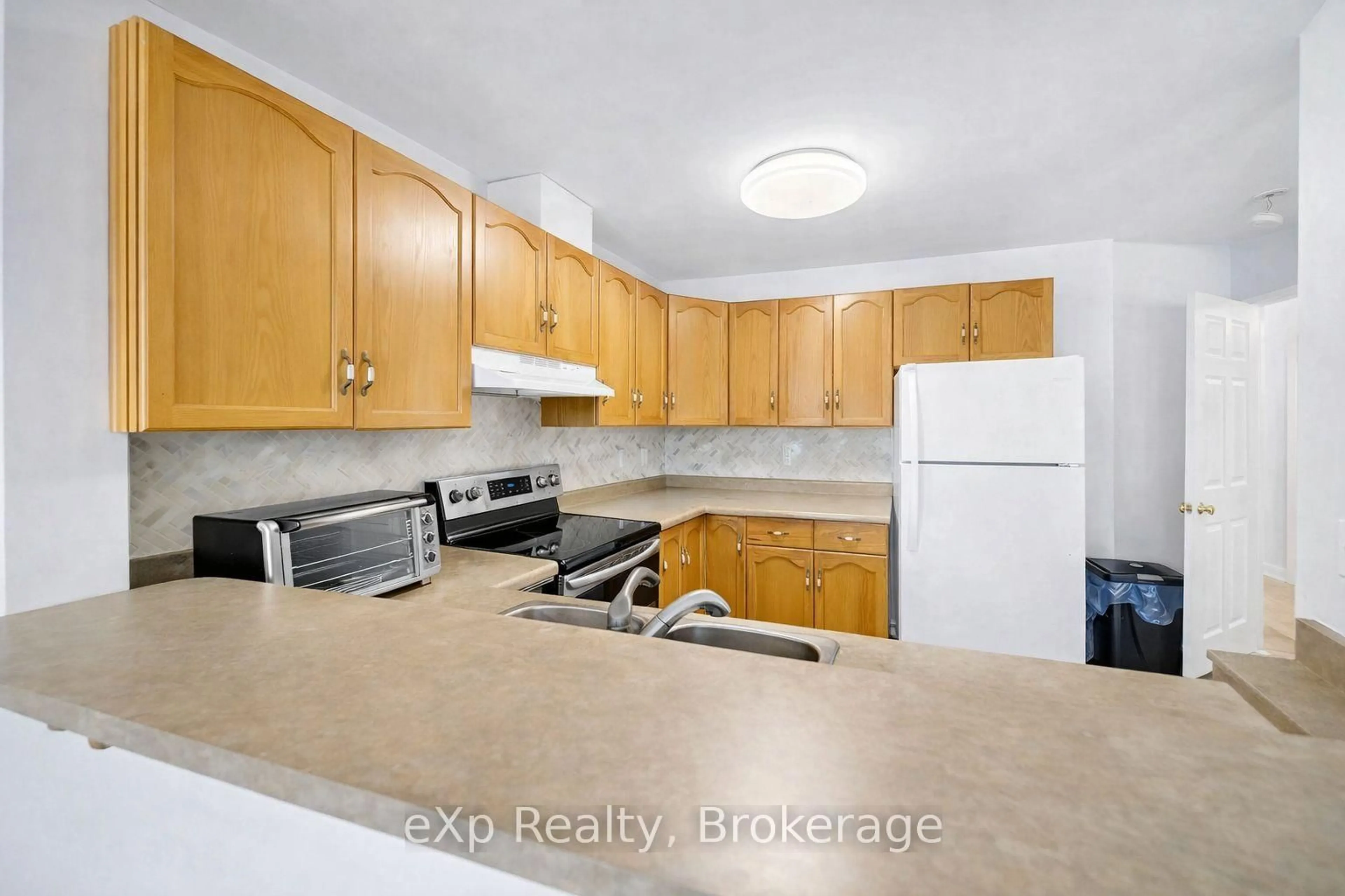 Standard kitchen, unknown for 142 York Rd #5, Guelph Ontario N1E 3E9